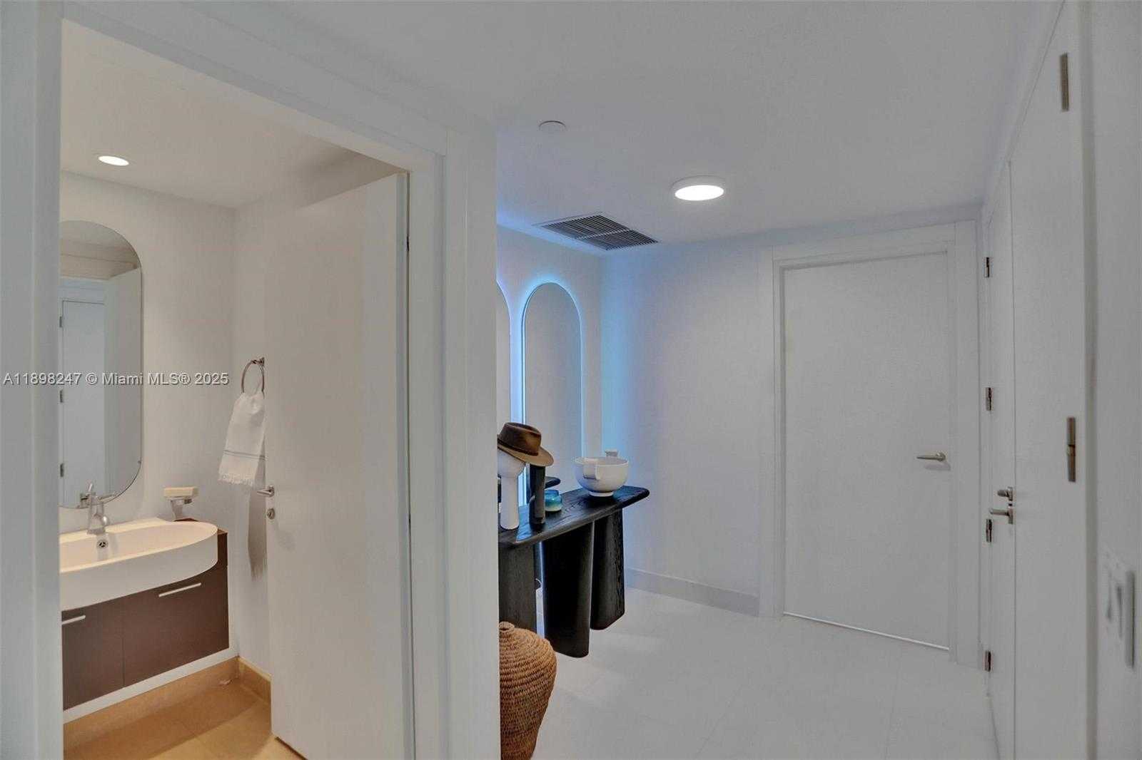 Small Image of 2627 SOUTH BAYSHORE DR #506, Coconut Grove Number 6