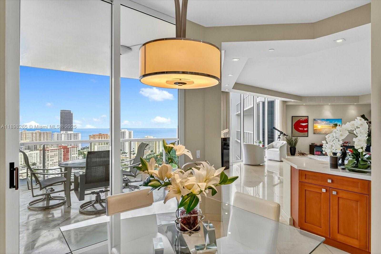 Small Image of 21200 POINT PL #PH 1 (2804), Aventura Number 13