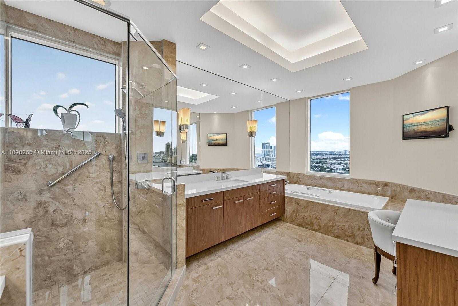 Small Image of 21200 POINT PL #PH 1 (2804), Aventura Number 23