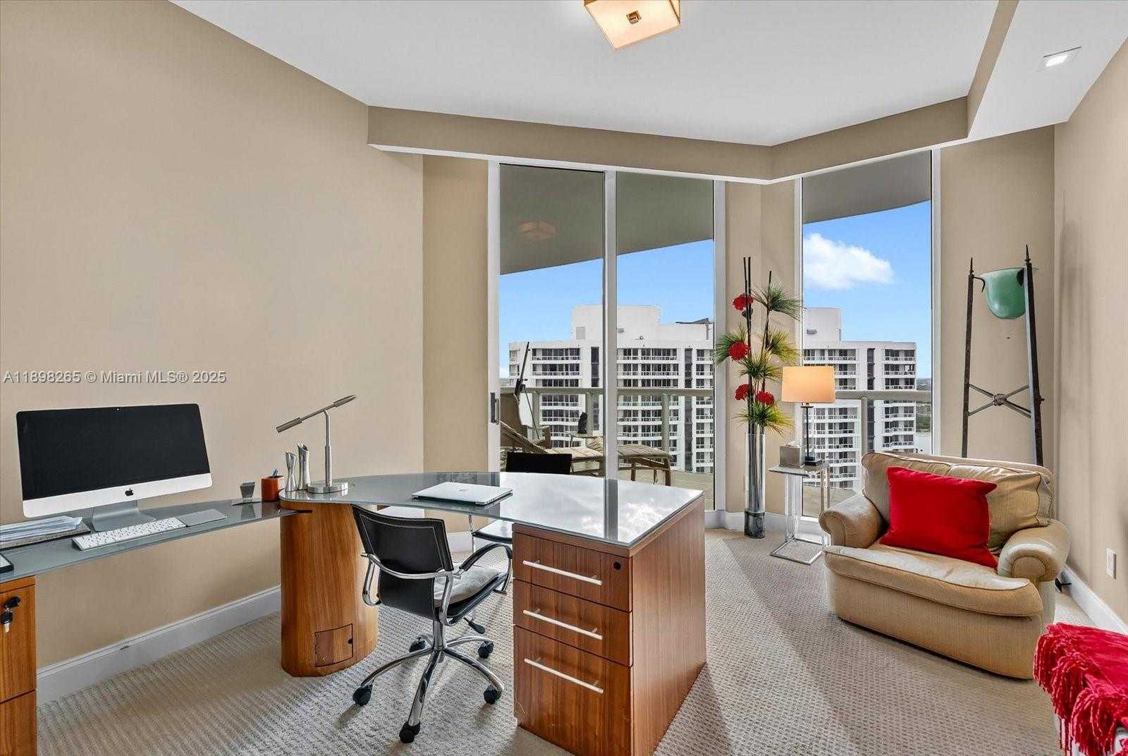 Small Image of 21200 POINT PL #PH 1 (2804), Aventura Number 26