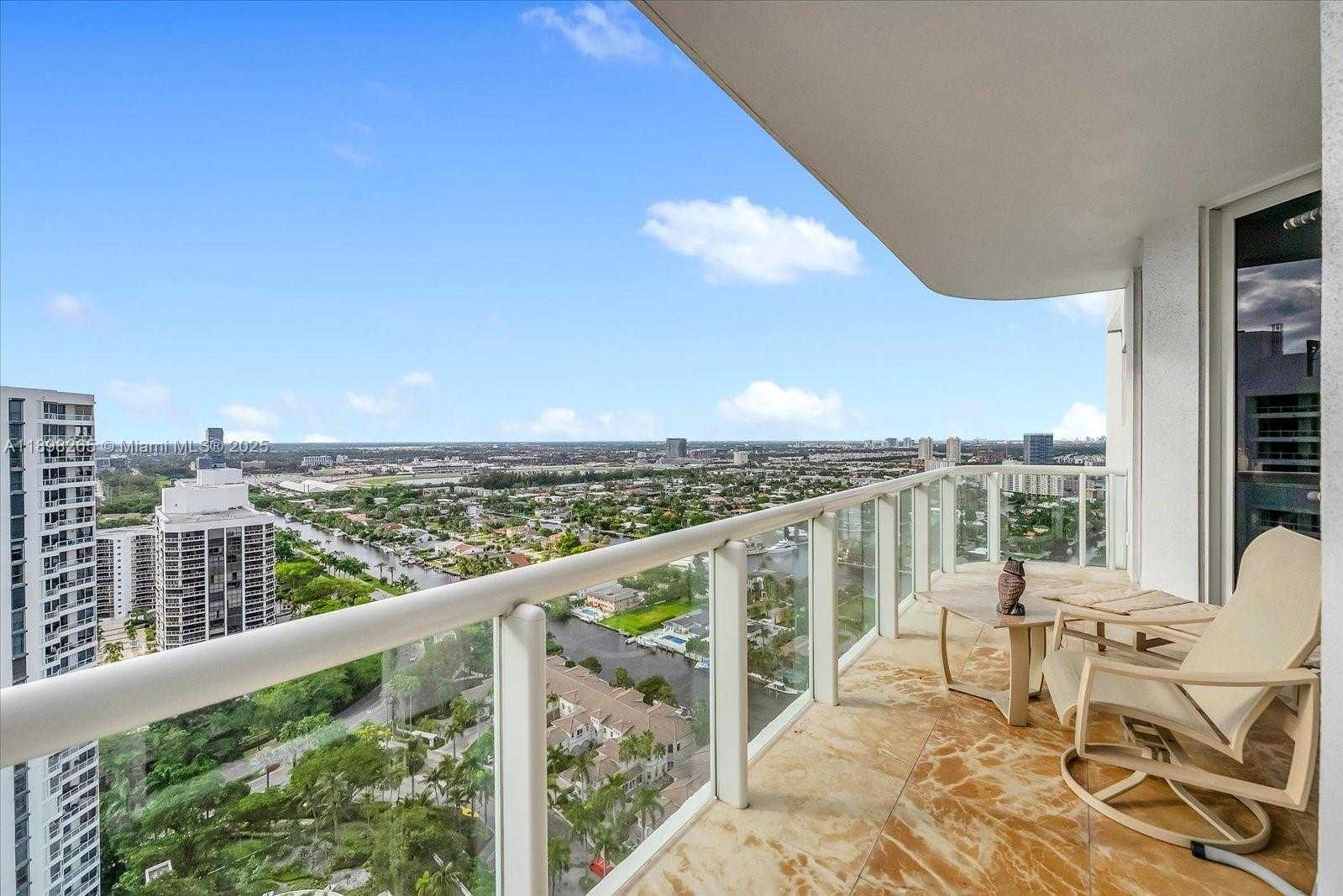 Small Image of 21200 POINT PL #PH 1 (2804), Aventura Number 34