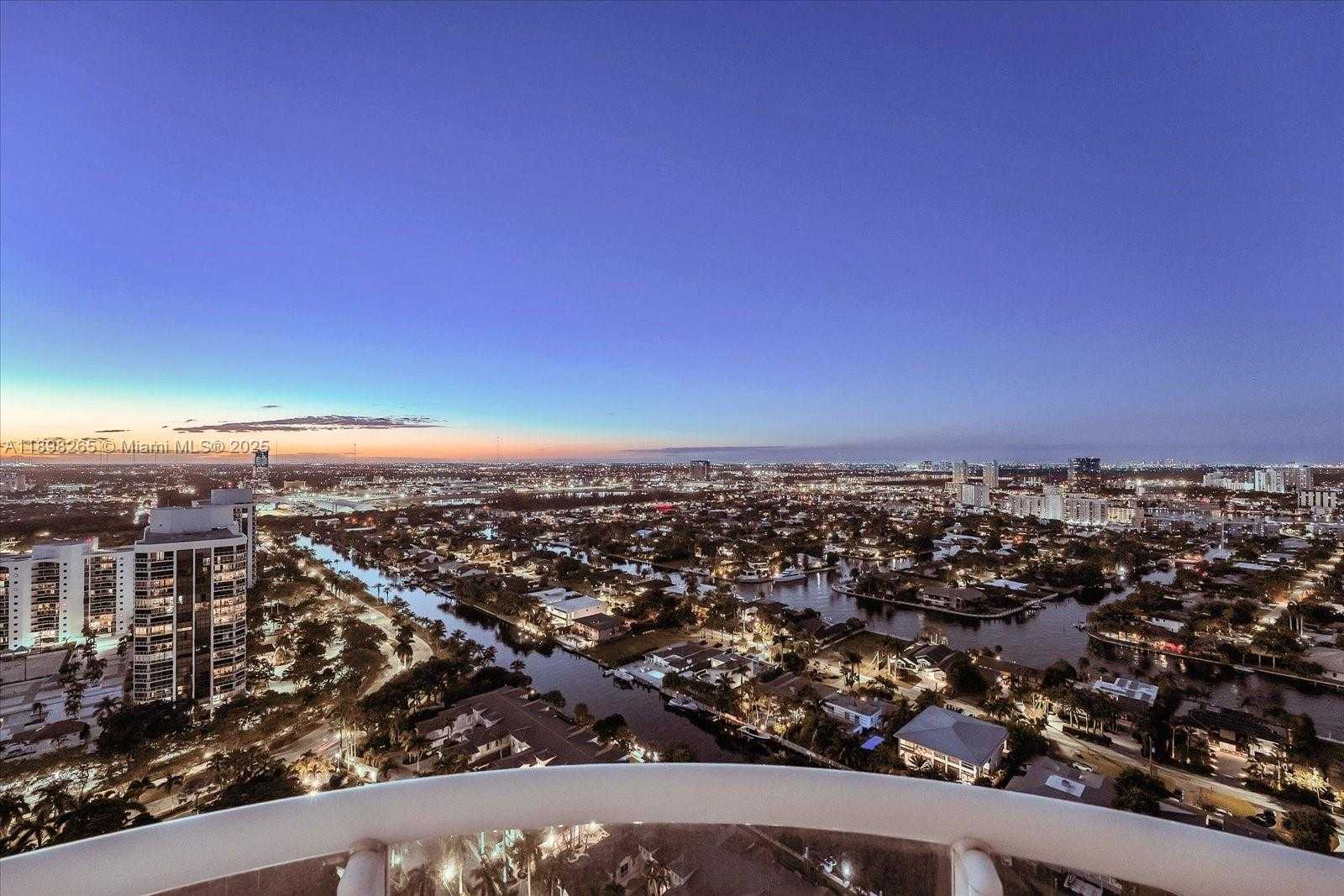 Small Image of 21200 POINT PL #PH 1 (2804), Aventura Number 38