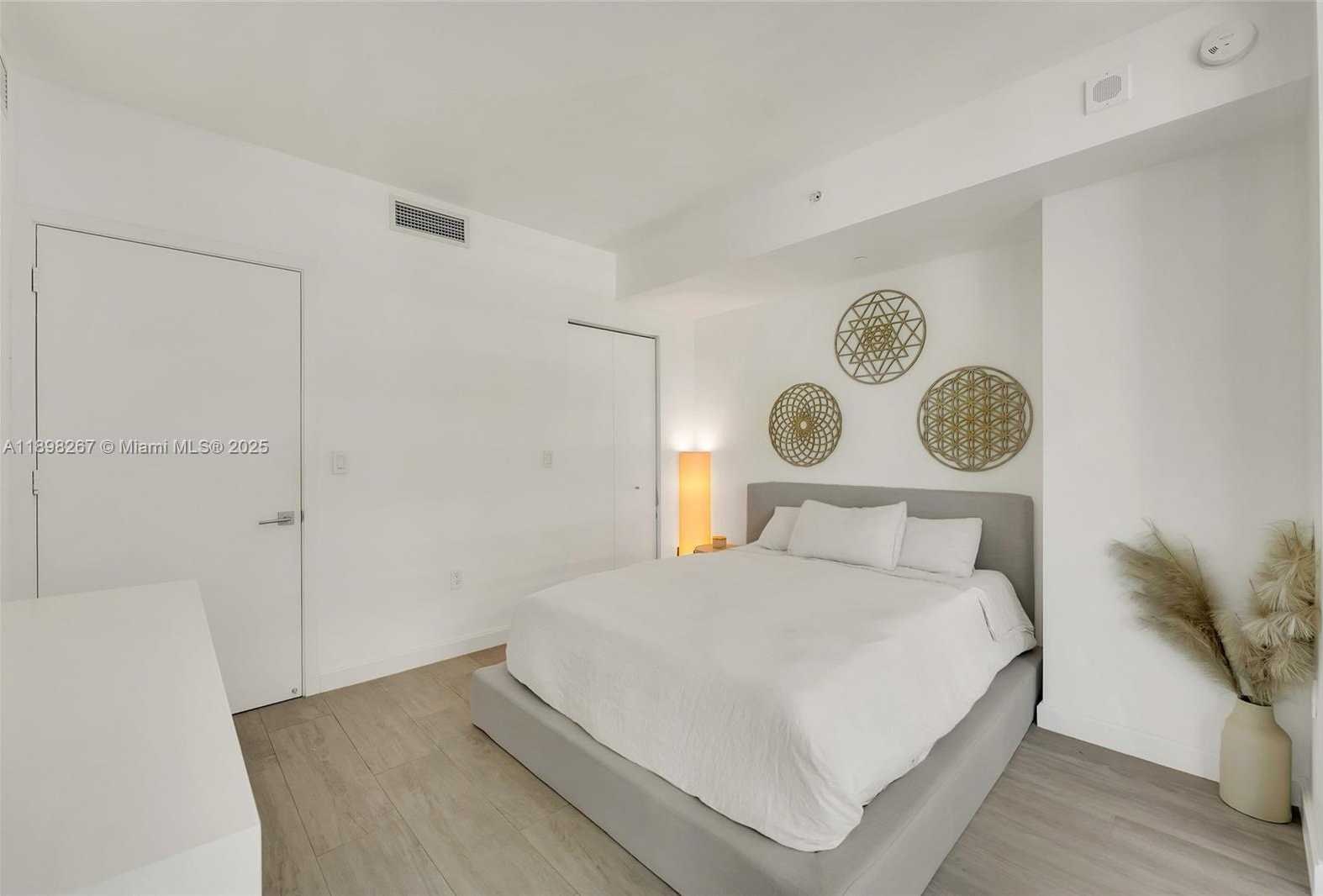 Small Image of 55 SOUTH WEST 9TH ST #1802, Miami Number 10
