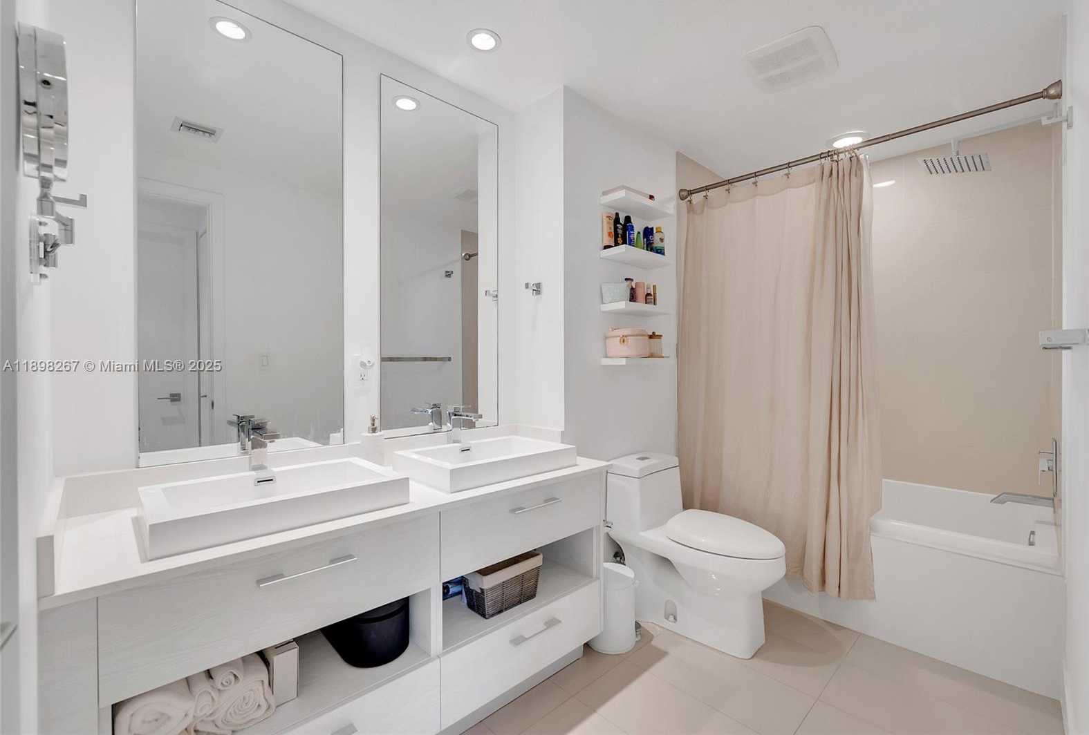 Small Image of 55 SOUTH WEST 9TH ST #1802, Miami Number 12