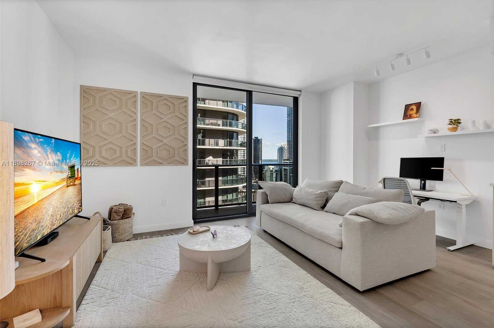 Small Image of 55 SOUTH WEST 9TH ST #1802, Miami Number 7