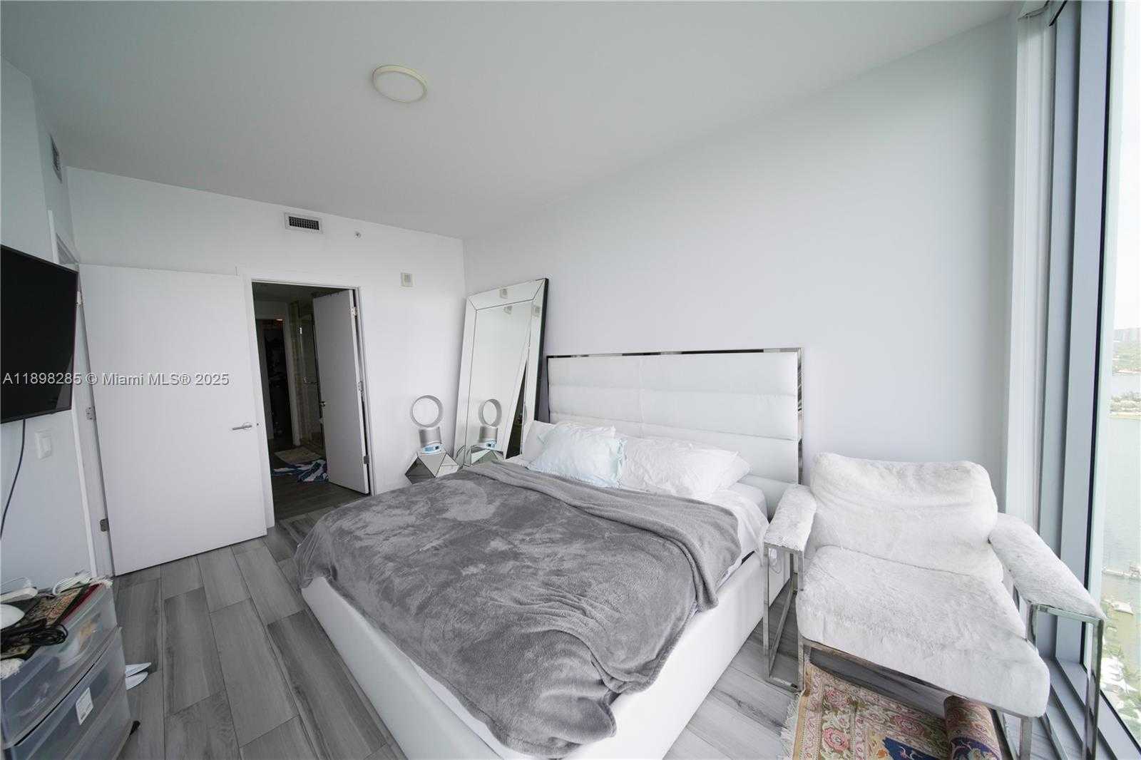 Small Image of 2900 NORTH EAST 7TH AVE #2603, Miami Number 2