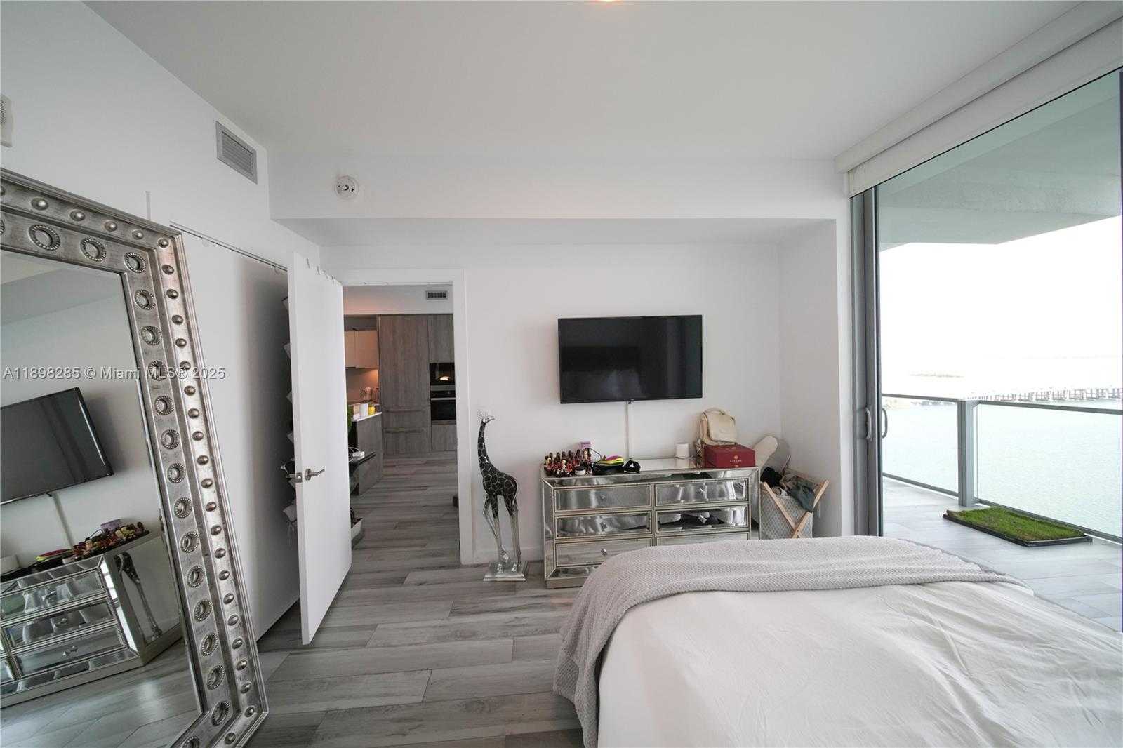 Small Image of 2900 NORTH EAST 7TH AVE #2603, Miami Number 8