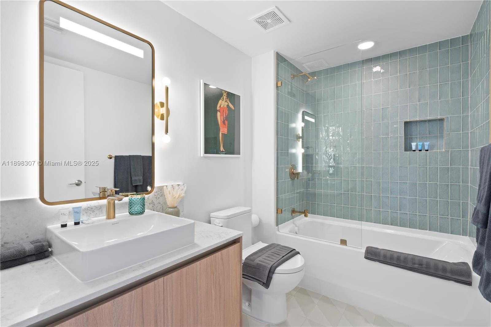 Small Image of 159 NORTH EAST 6TH ST #2415, Miami Number 16