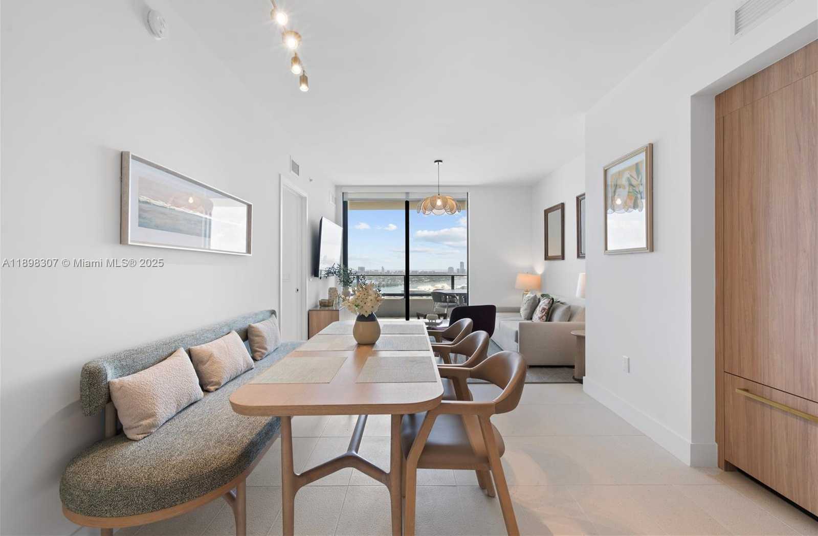 Small Image of 159 NORTH EAST 6TH ST #2415, Miami Number 22