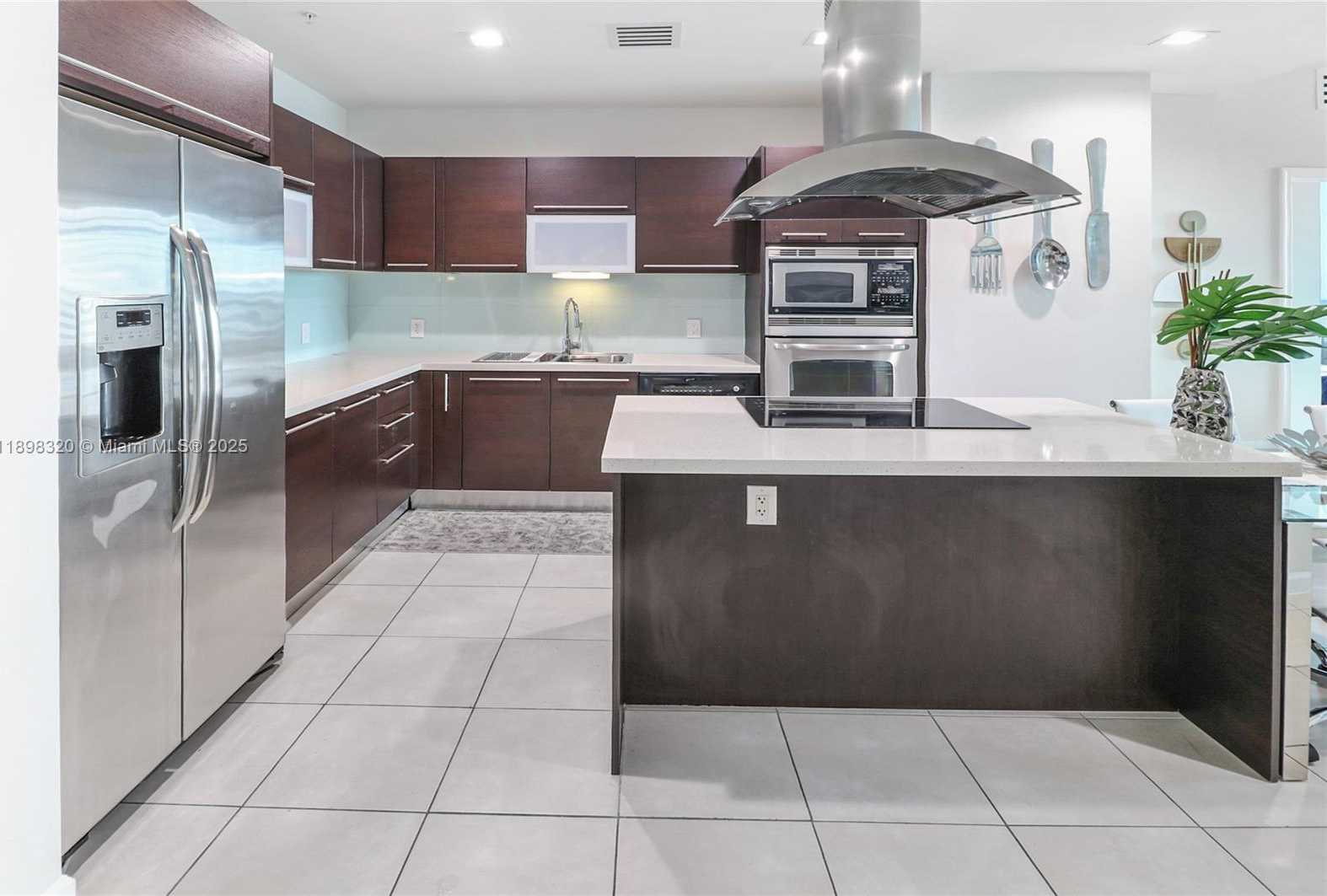 Small Image of 7928 EAST DR #1002, North Bay Village Number 5