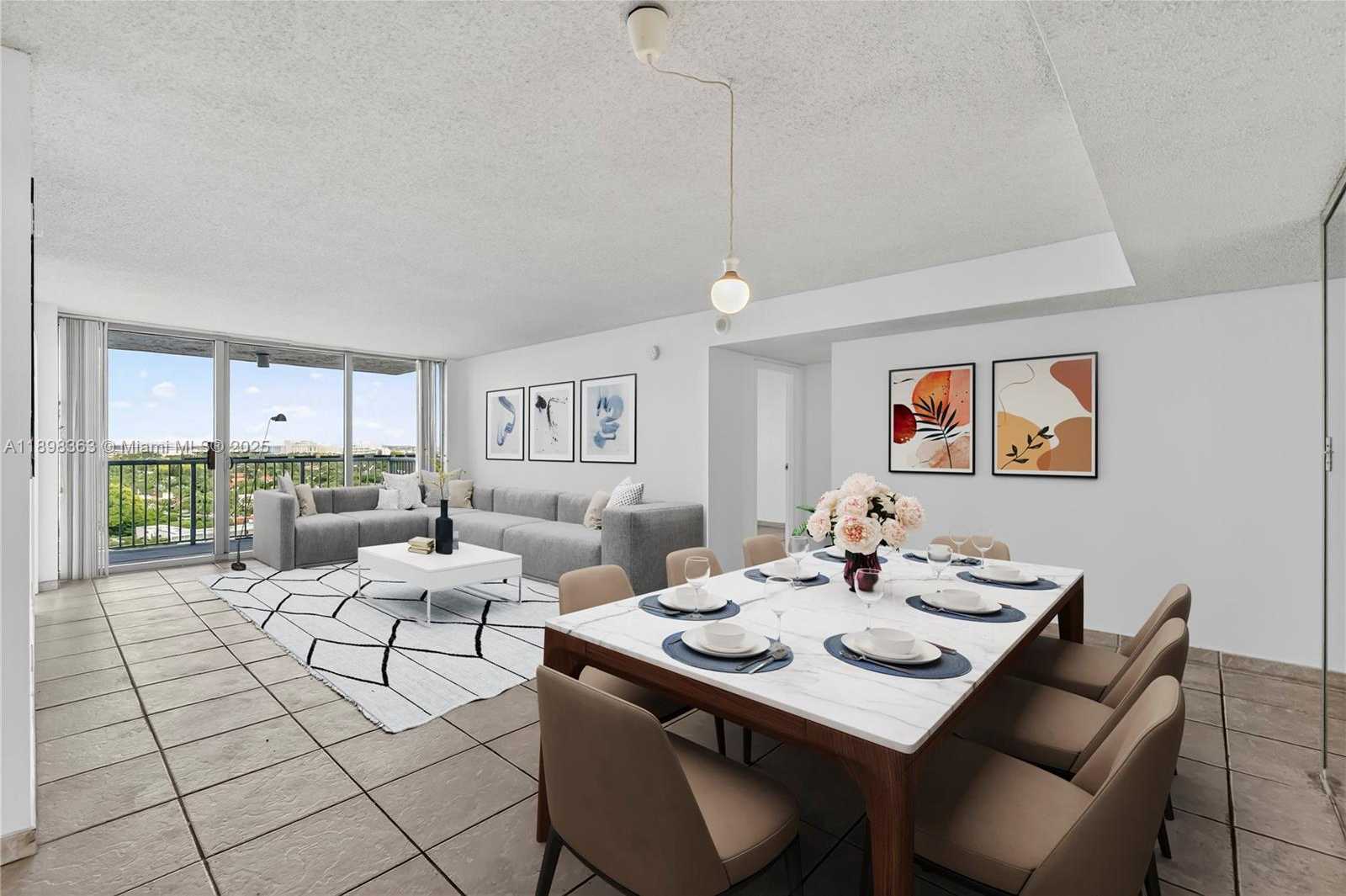 Small Image of 2655 COLLINS AVE #1502, Miami Beach Number 4