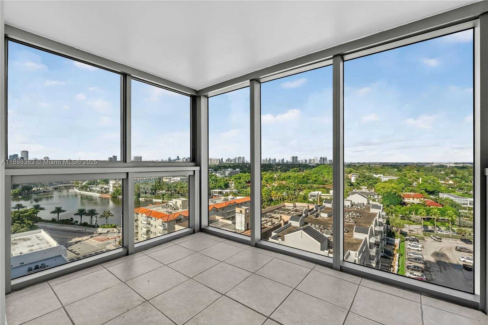 Small Image of 2655 COLLINS AVE #1502, Miami Beach Number 8