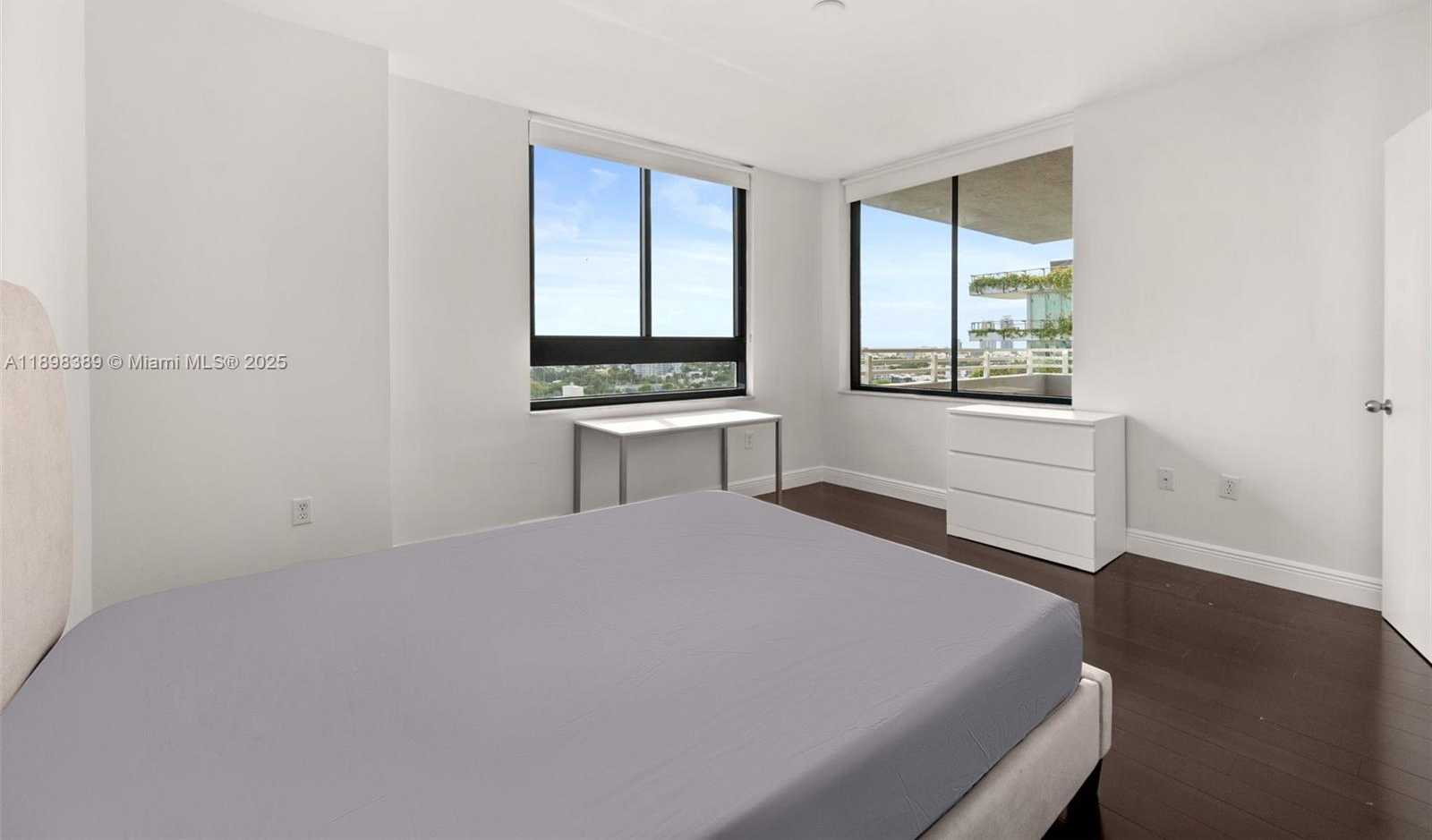 Small Image of 1330 WEST AVE #1614, Miami Beach Number 13