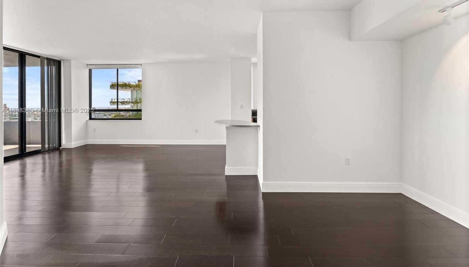 Small Image of 1330 WEST AVE #1614, Miami Beach Number 2