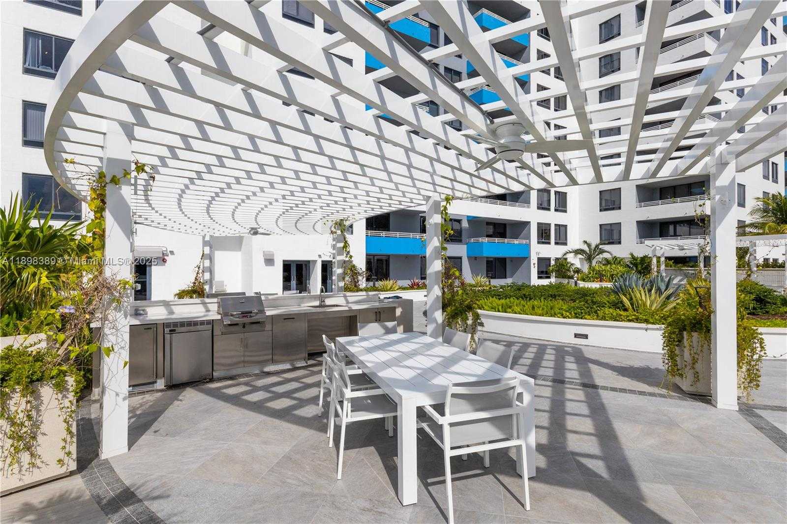 Small Image of 1330 WEST AVE #1614, Miami Beach Number 20