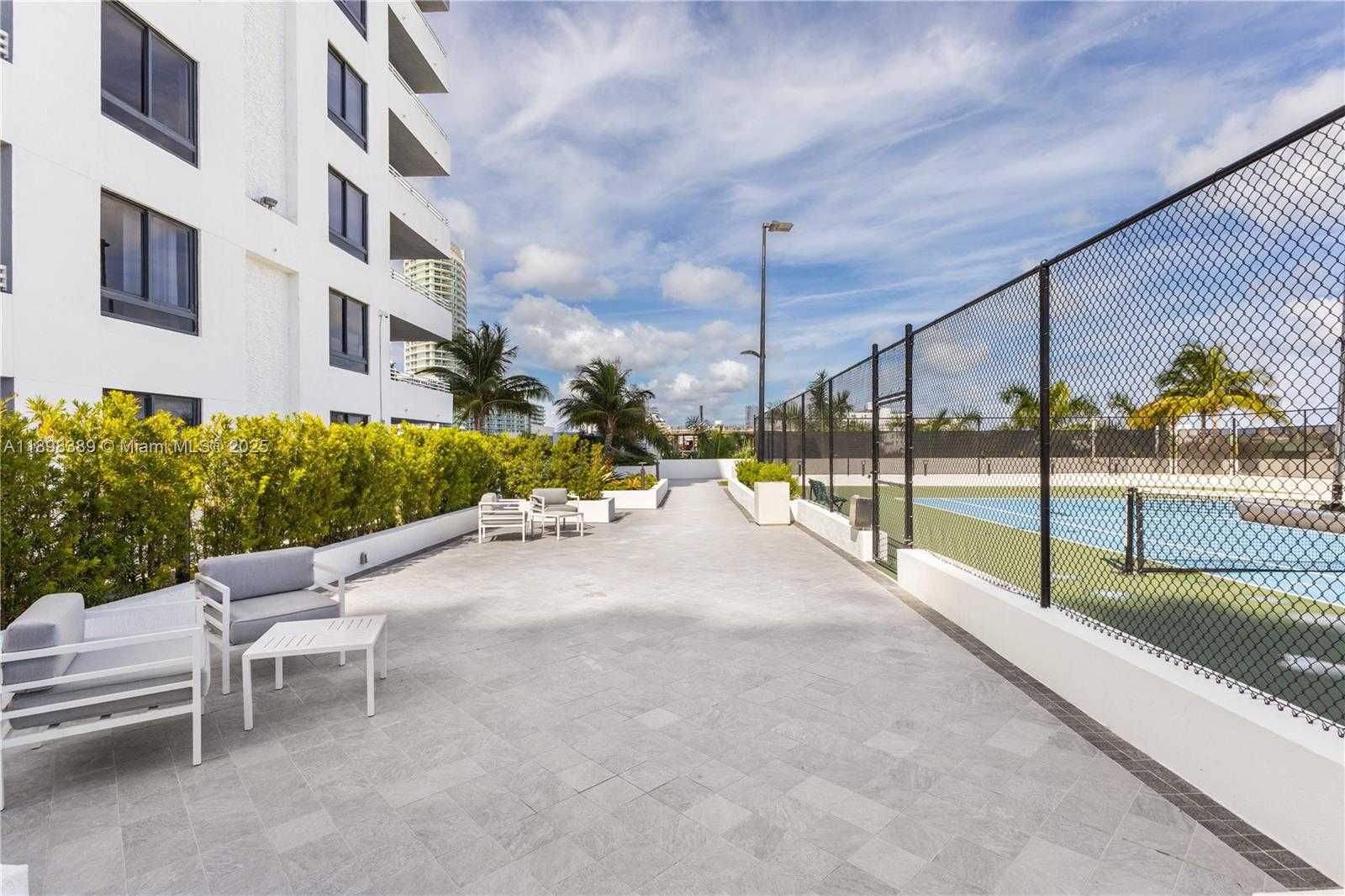 Small Image of 1330 WEST AVE #1614, Miami Beach Number 21