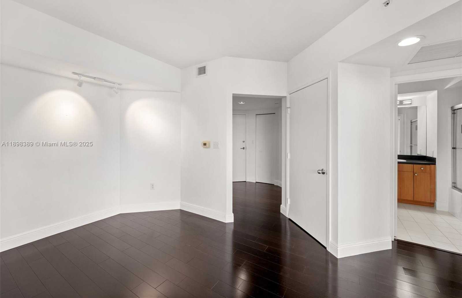 Small Image of 1330 WEST AVE #1614, Miami Beach Number 8