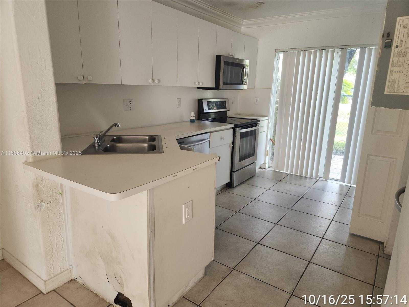 Small Image of 5775 NORTH WEST 109TH AVE #13, Doral Number 3