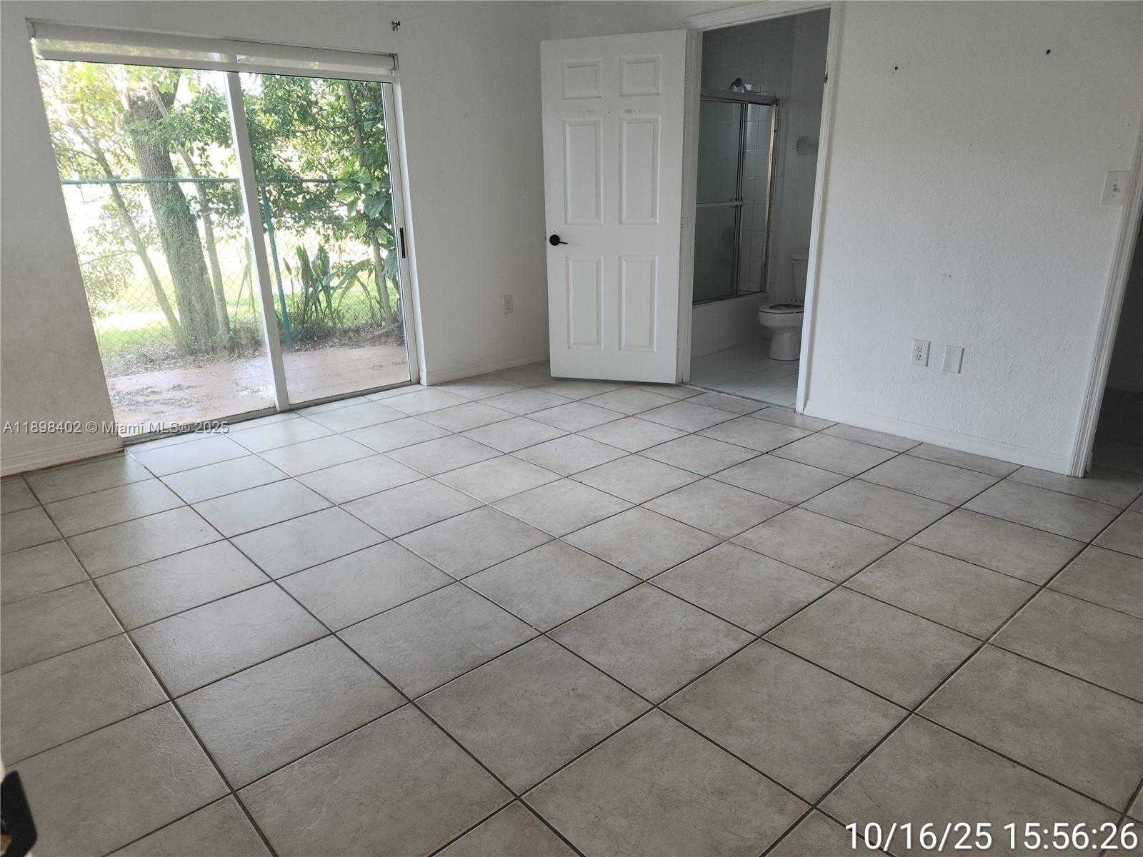 Small Image of 5775 NORTH WEST 109TH AVE #13, Doral Number 7