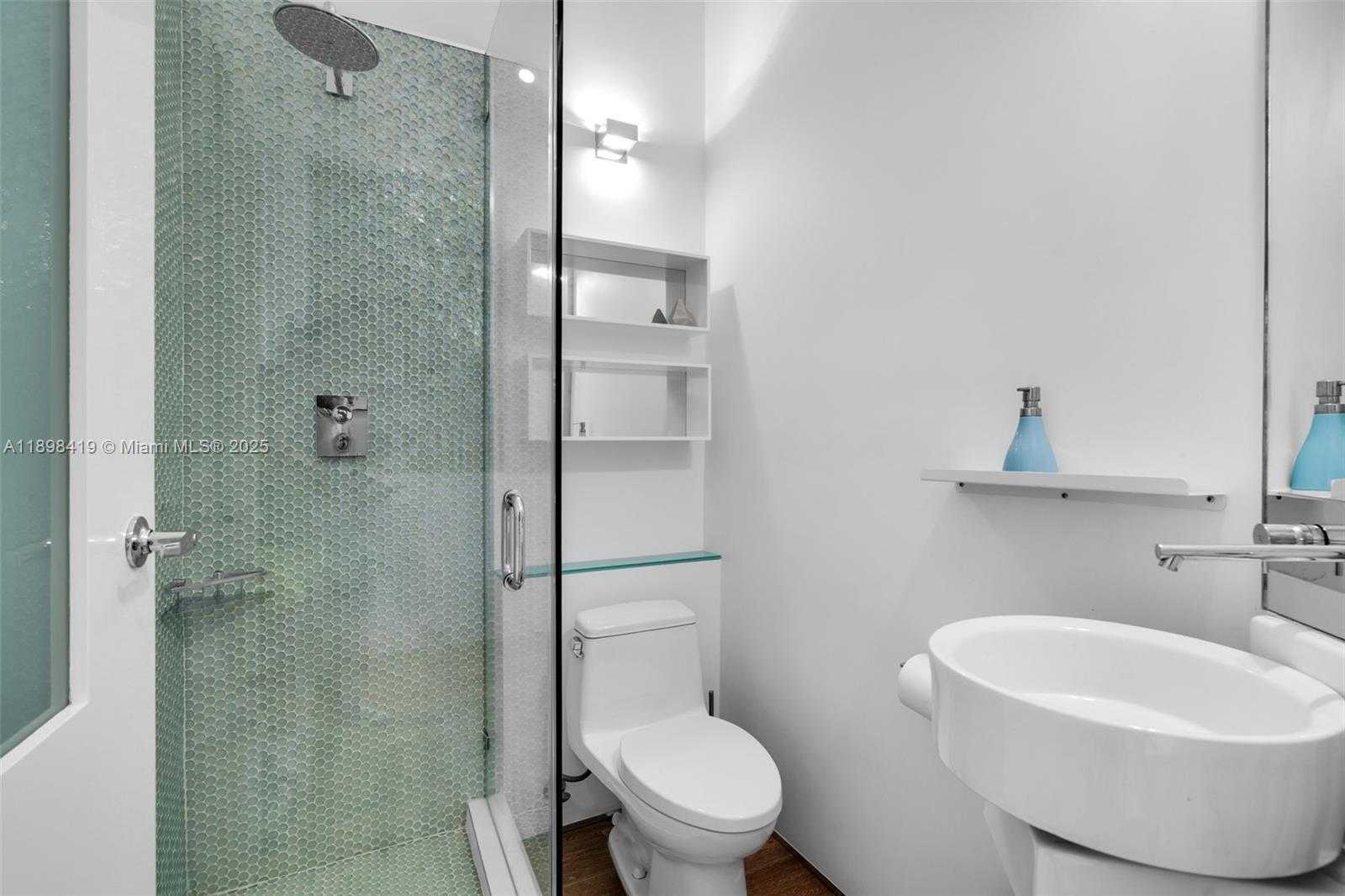 Small Image of 2001 MERIDIAN AVE #404, Miami Beach Number 21