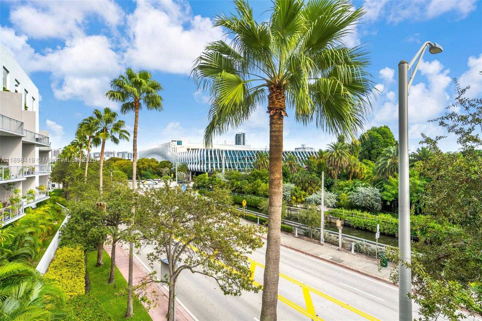 Small Image of 2001 MERIDIAN AVE #404, Miami Beach Number 24