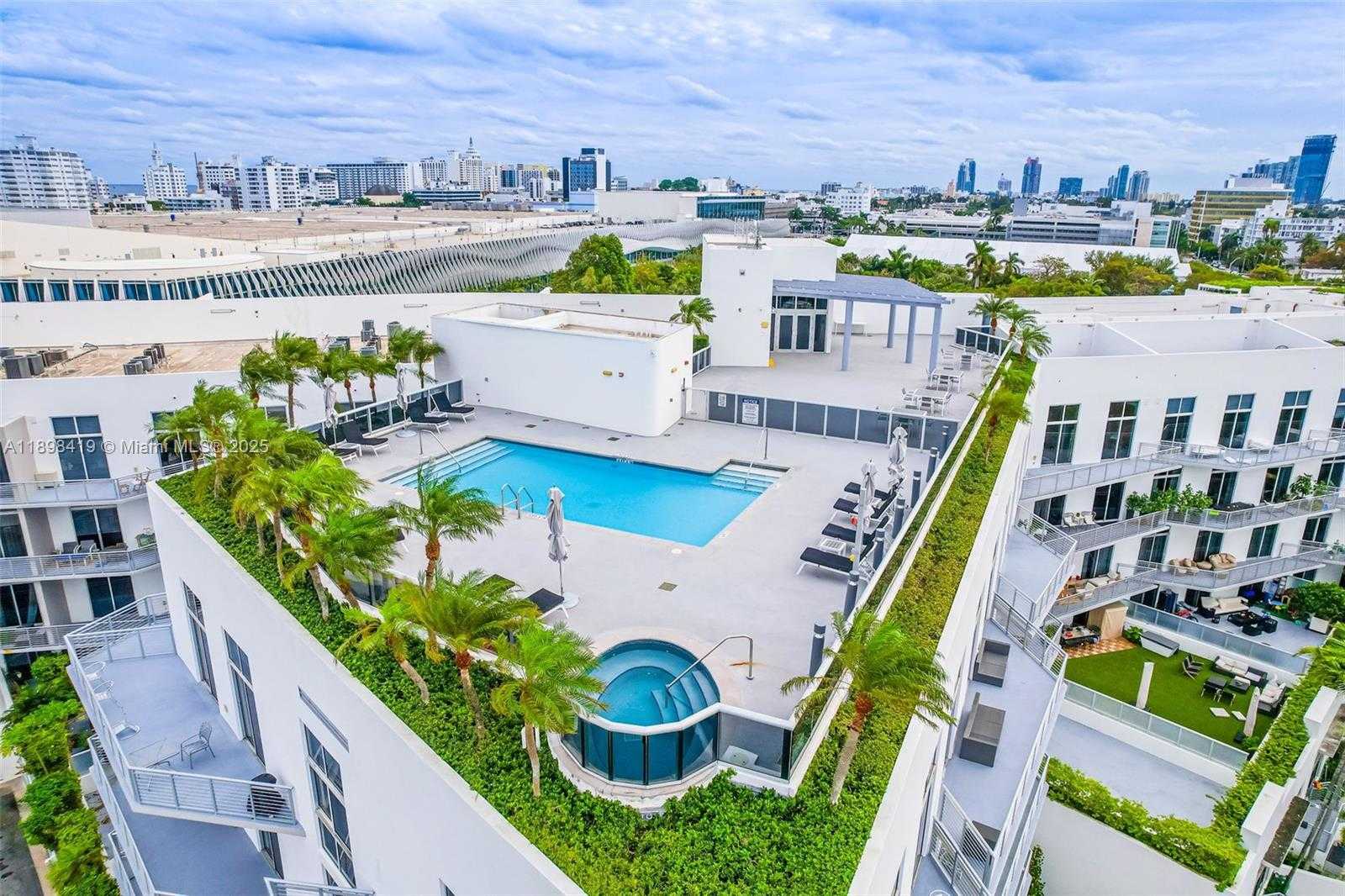 Small Image of 2001 MERIDIAN AVE #404, Miami Beach Number 26