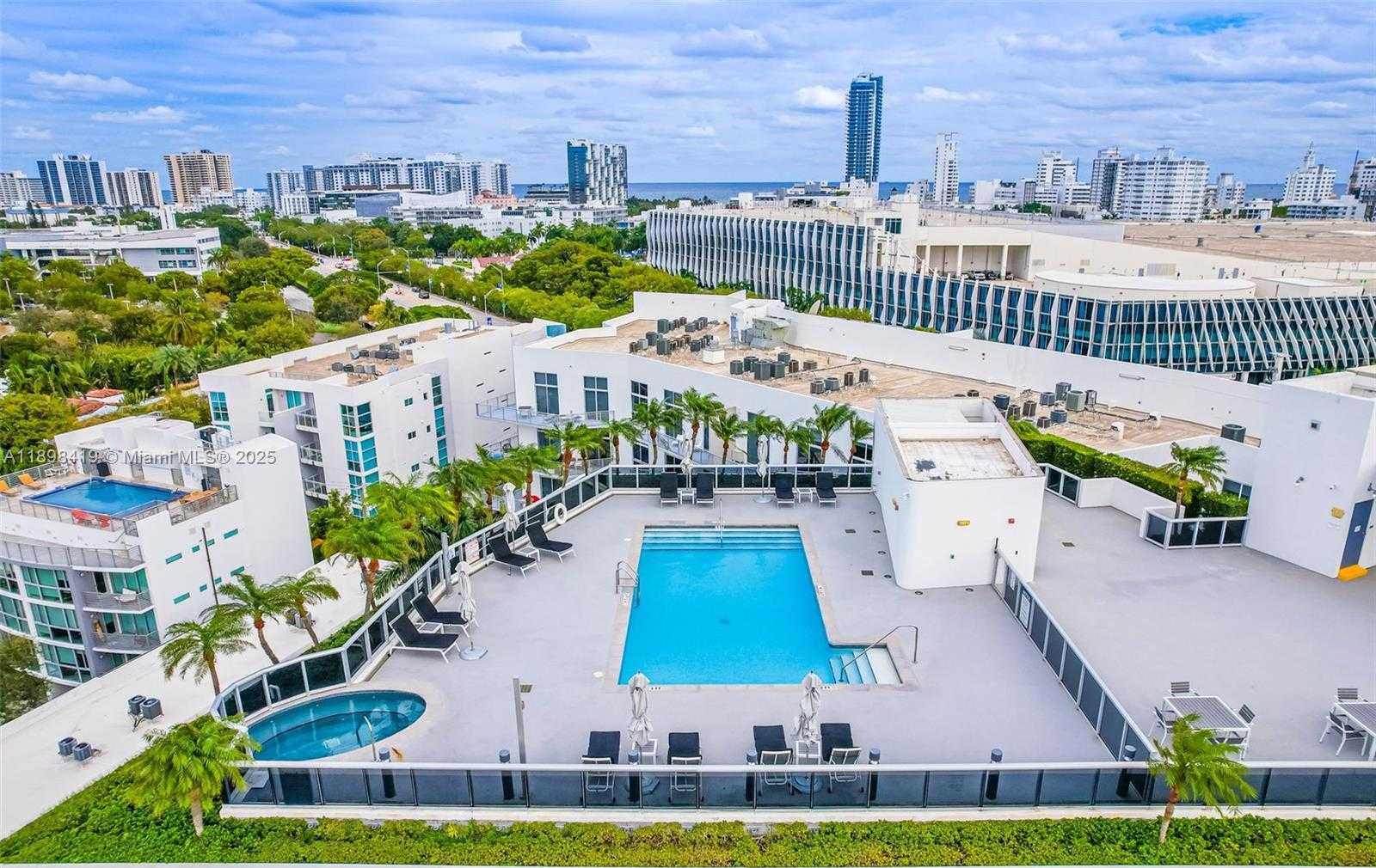 Small Image of 2001 MERIDIAN AVE #404, Miami Beach Number 53
