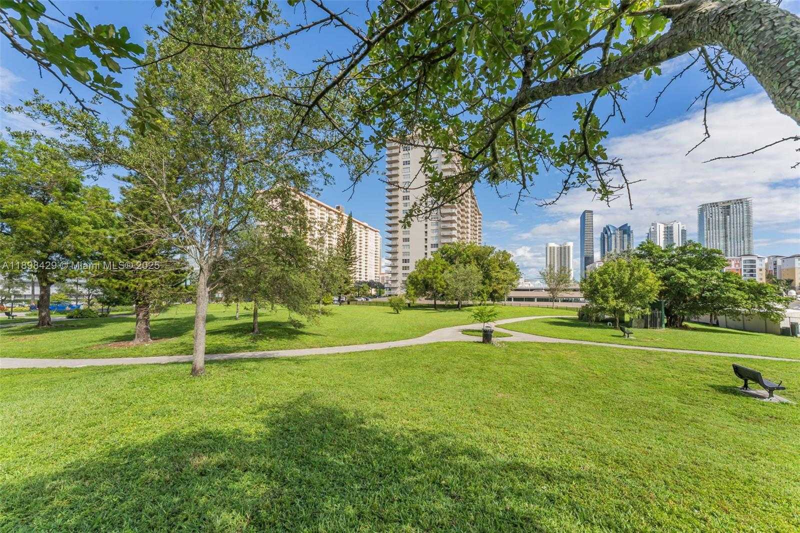 Small Image of 290 174TH ST #1415, Sunny Isles Beach Number 31