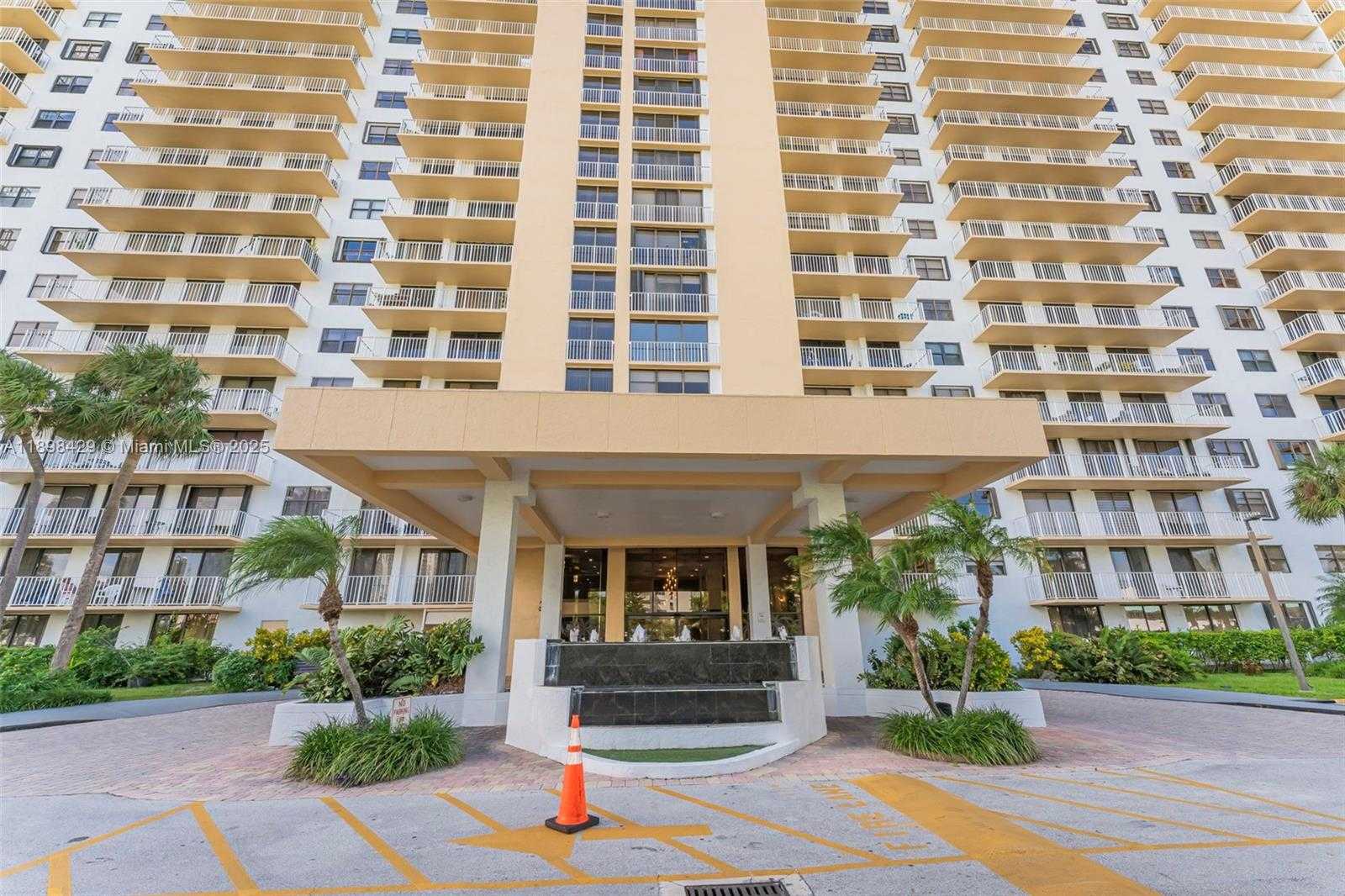Small Image of 290 174TH ST #1415, Sunny Isles Beach Number 32