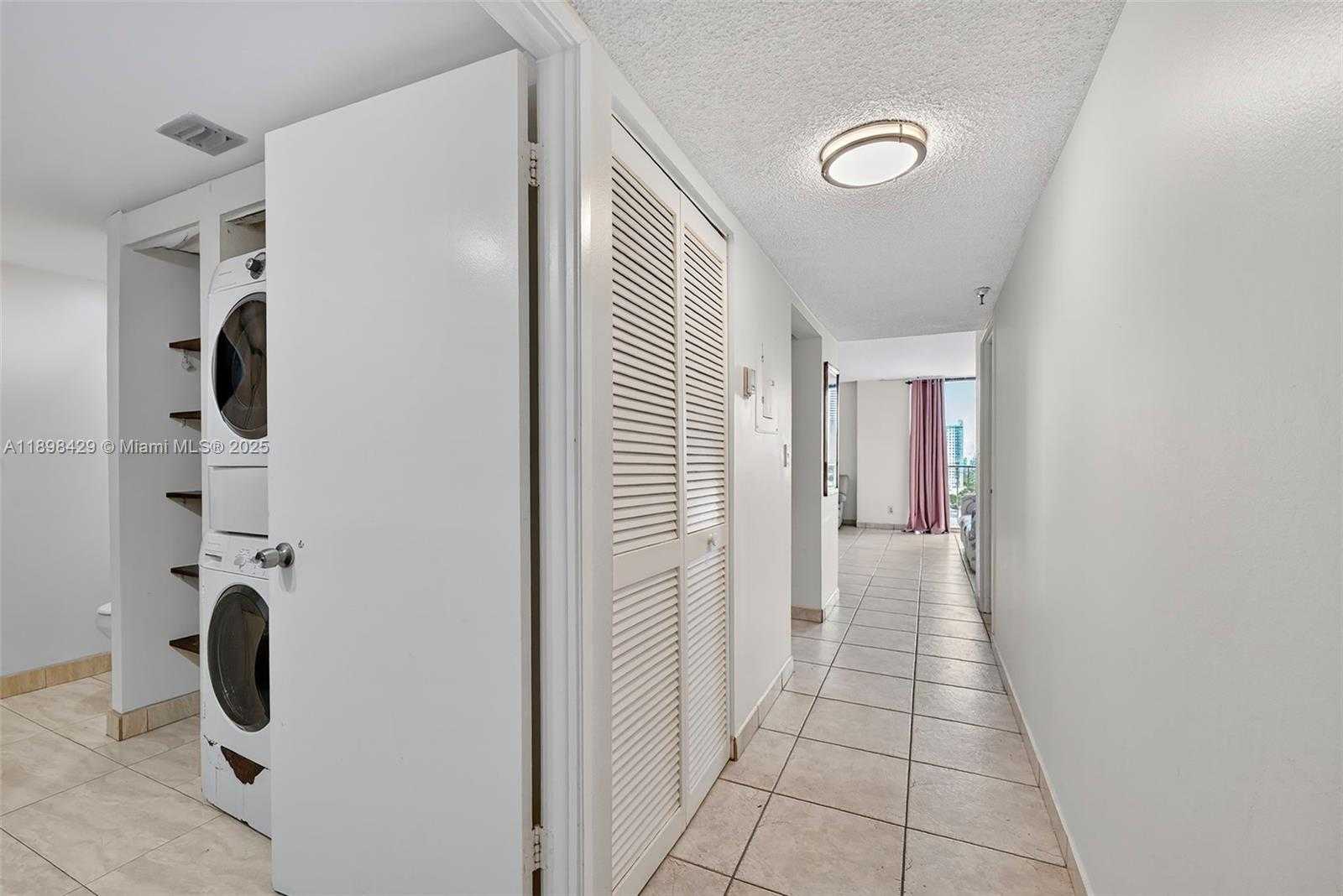 Small Image of 290 174TH ST #1415, Sunny Isles Beach Number 4
