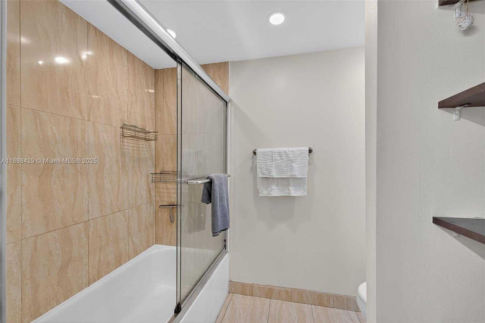 Small Image of 290 174TH ST #1415, Sunny Isles Beach Number 7