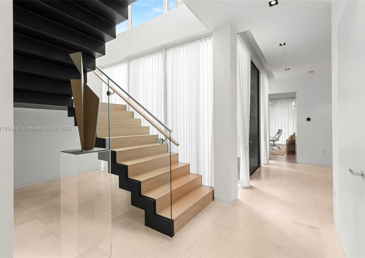 Small Image of 1031 WEST 48TH ST #6, Miami Beach Number 10