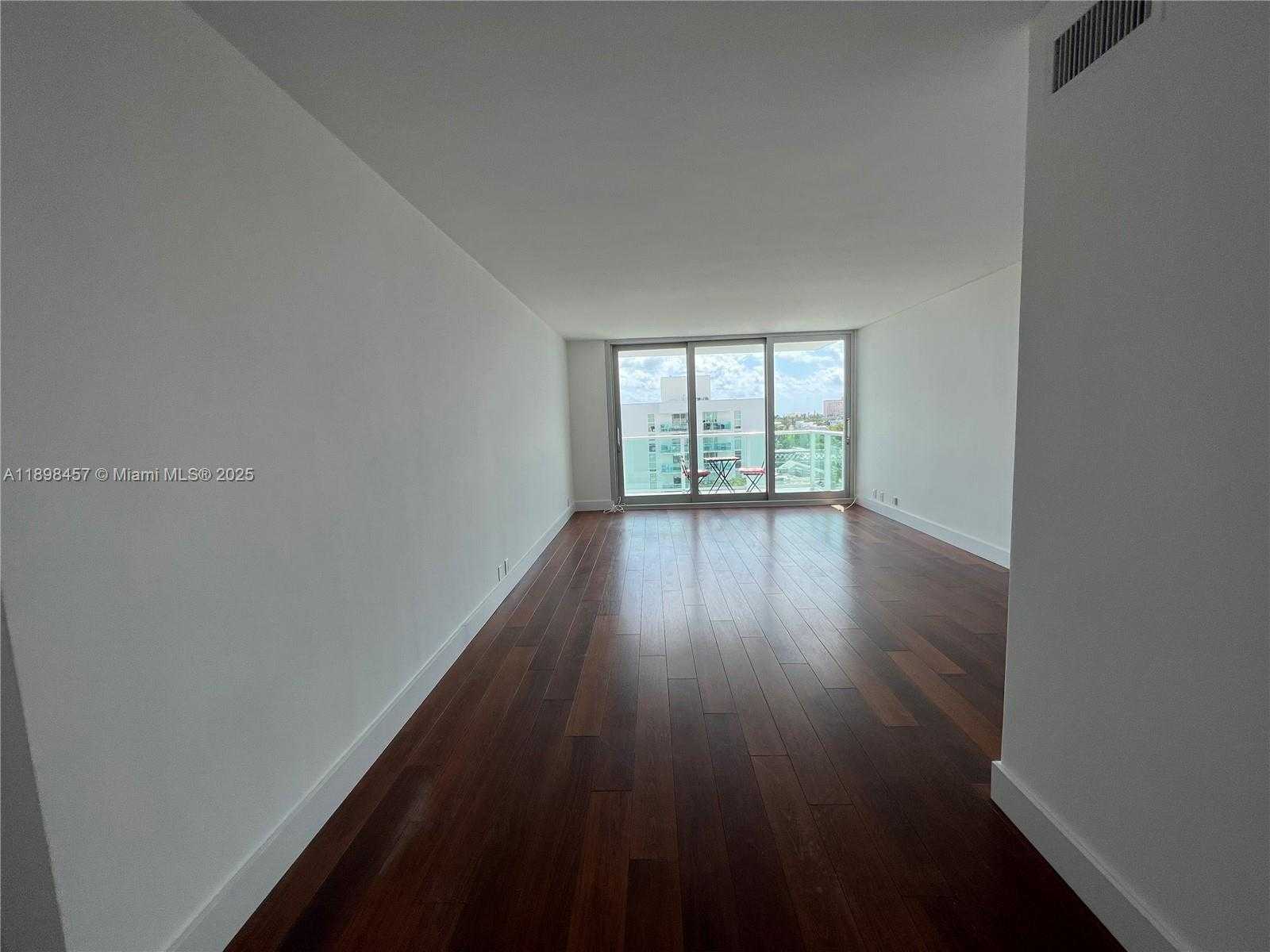 Small Image of 1000 WEST AVE #808, Miami Beach Number 5