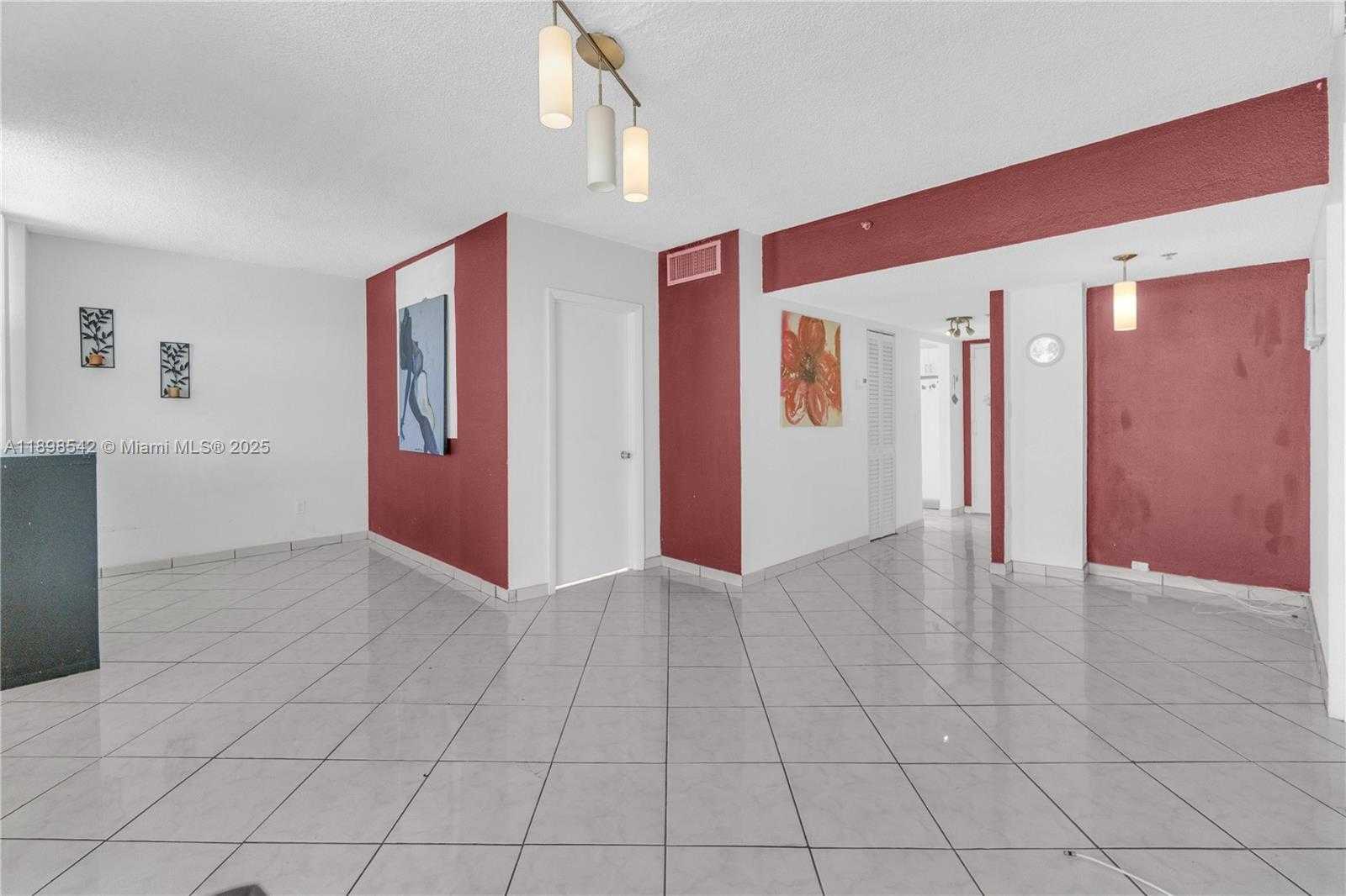 Small Image of 2829 INDIAN CREEK DR #1110, Miami Beach Number 21