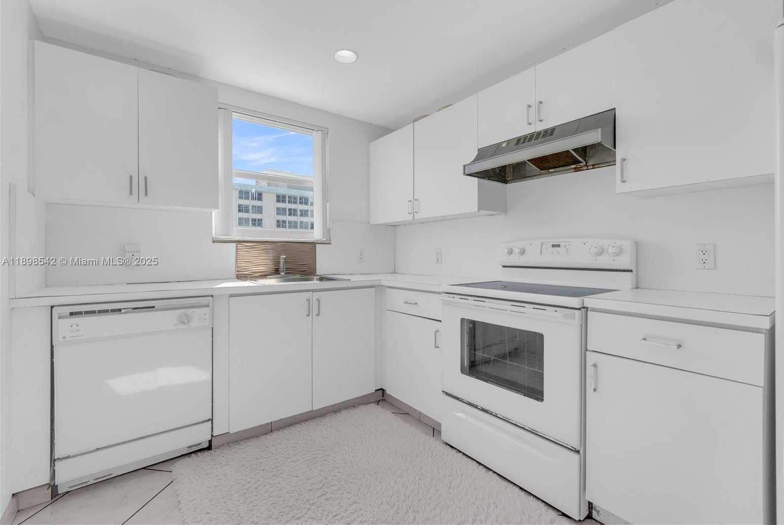 Small Image of 2829 INDIAN CREEK DR #1110, Miami Beach Number 5