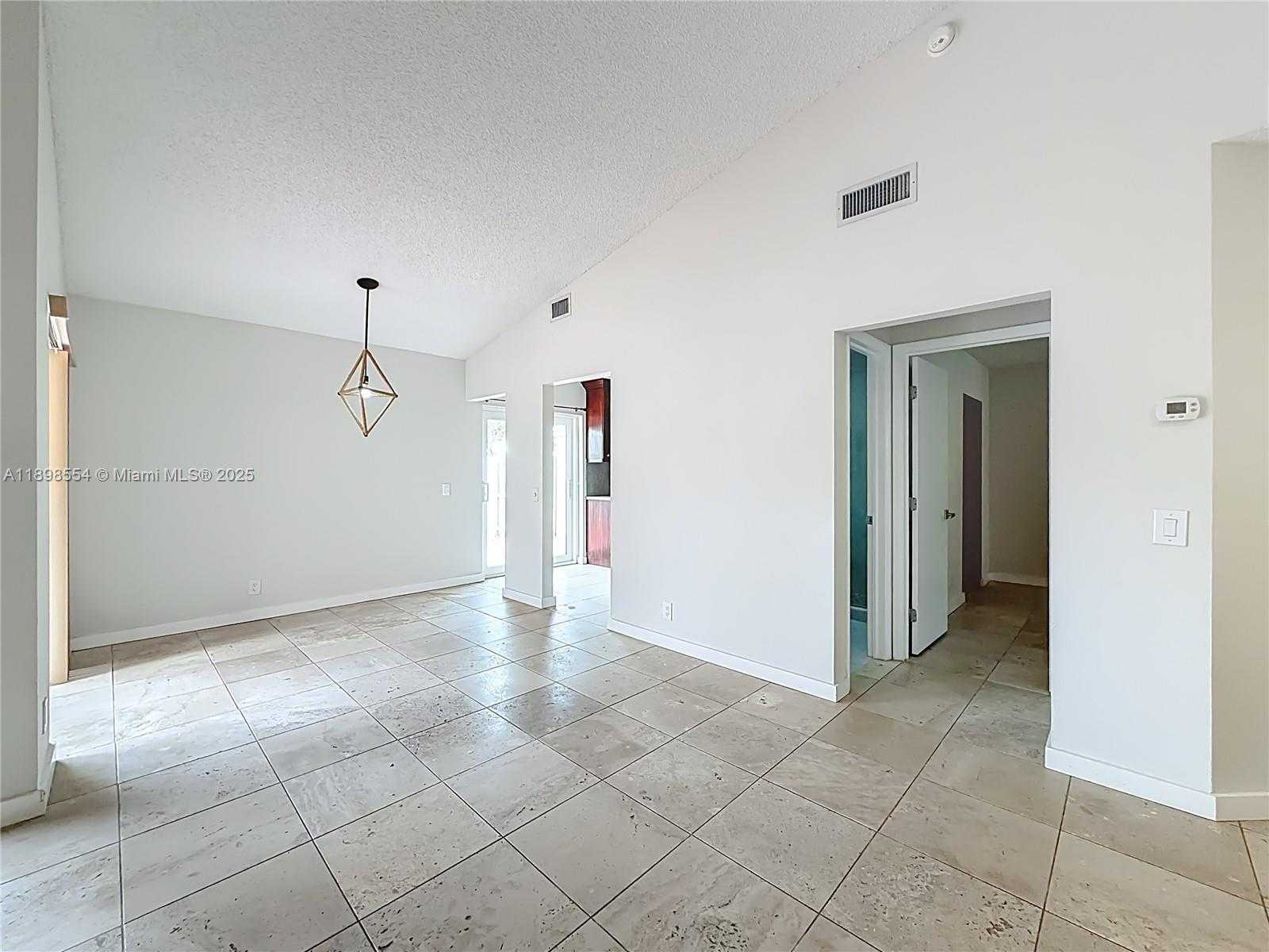 Small Image of 1485 SPRINGSIDE DR, Weston Number 14