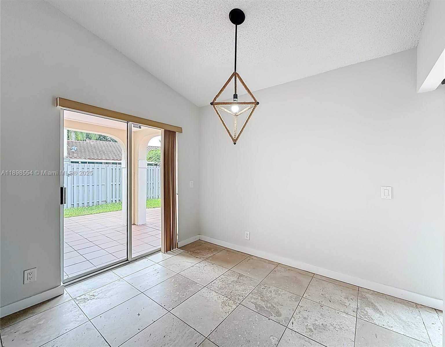 Small Image of 1485 SPRINGSIDE DR, Weston Number 16