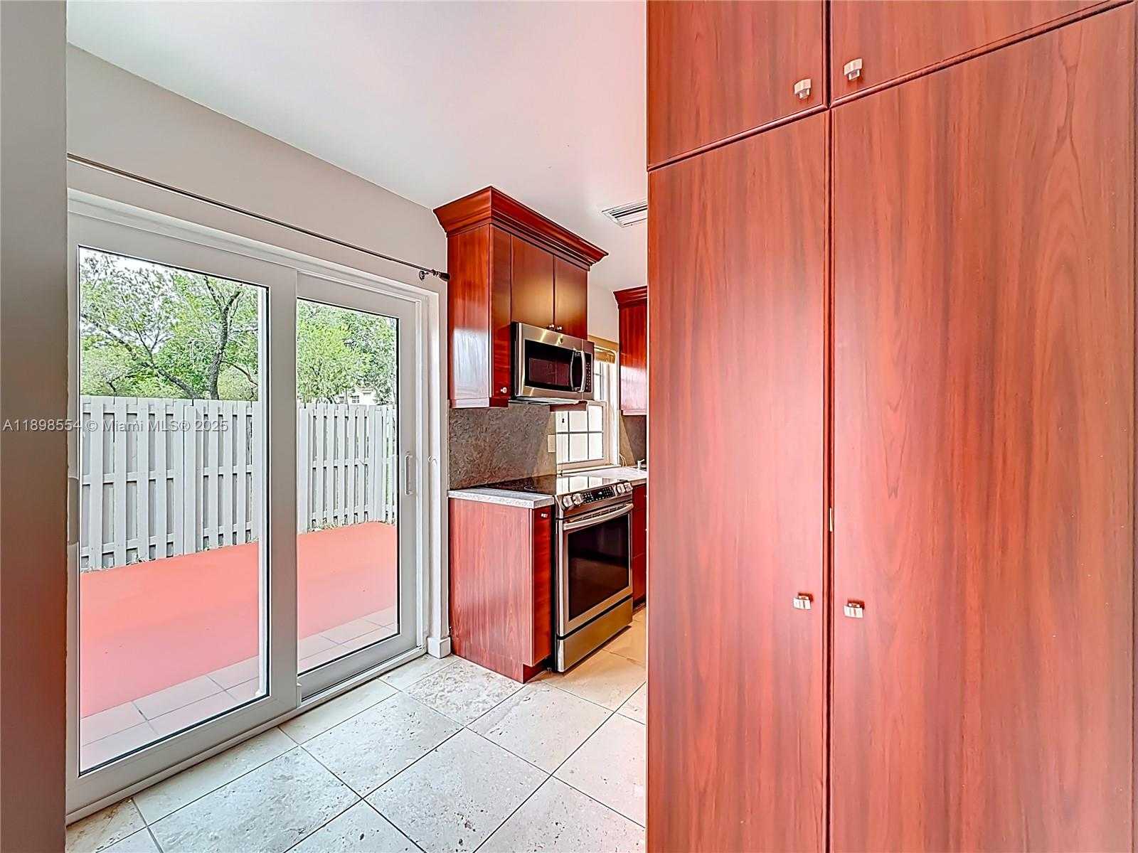 Small Image of 1485 SPRINGSIDE DR, Weston Number 17