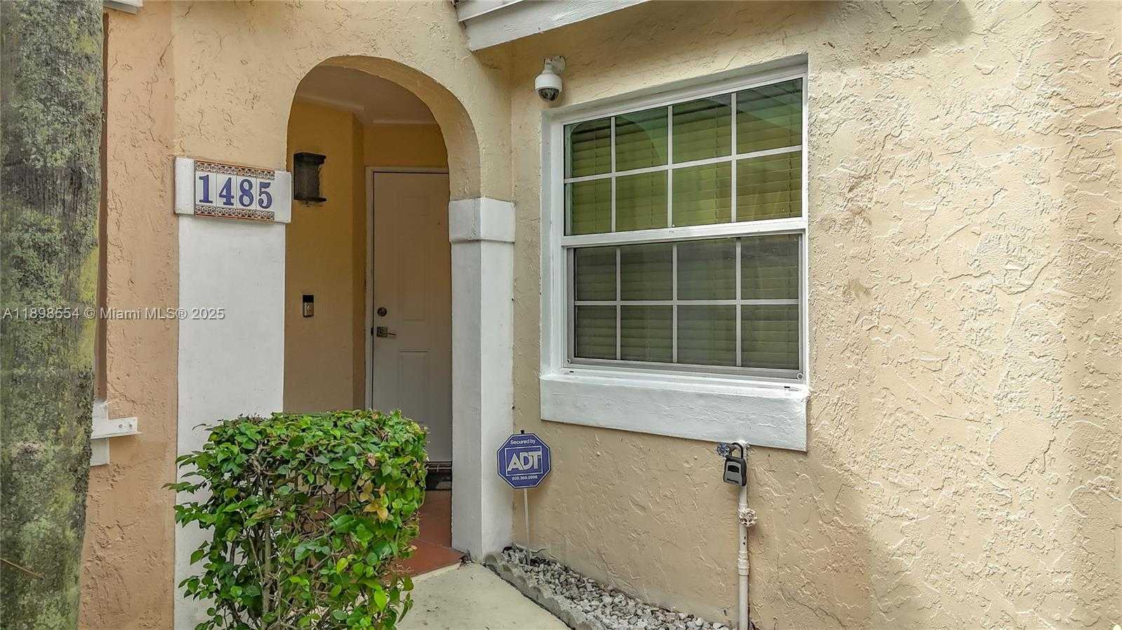 Small Image of 1485 SPRINGSIDE DR, Weston Number 2