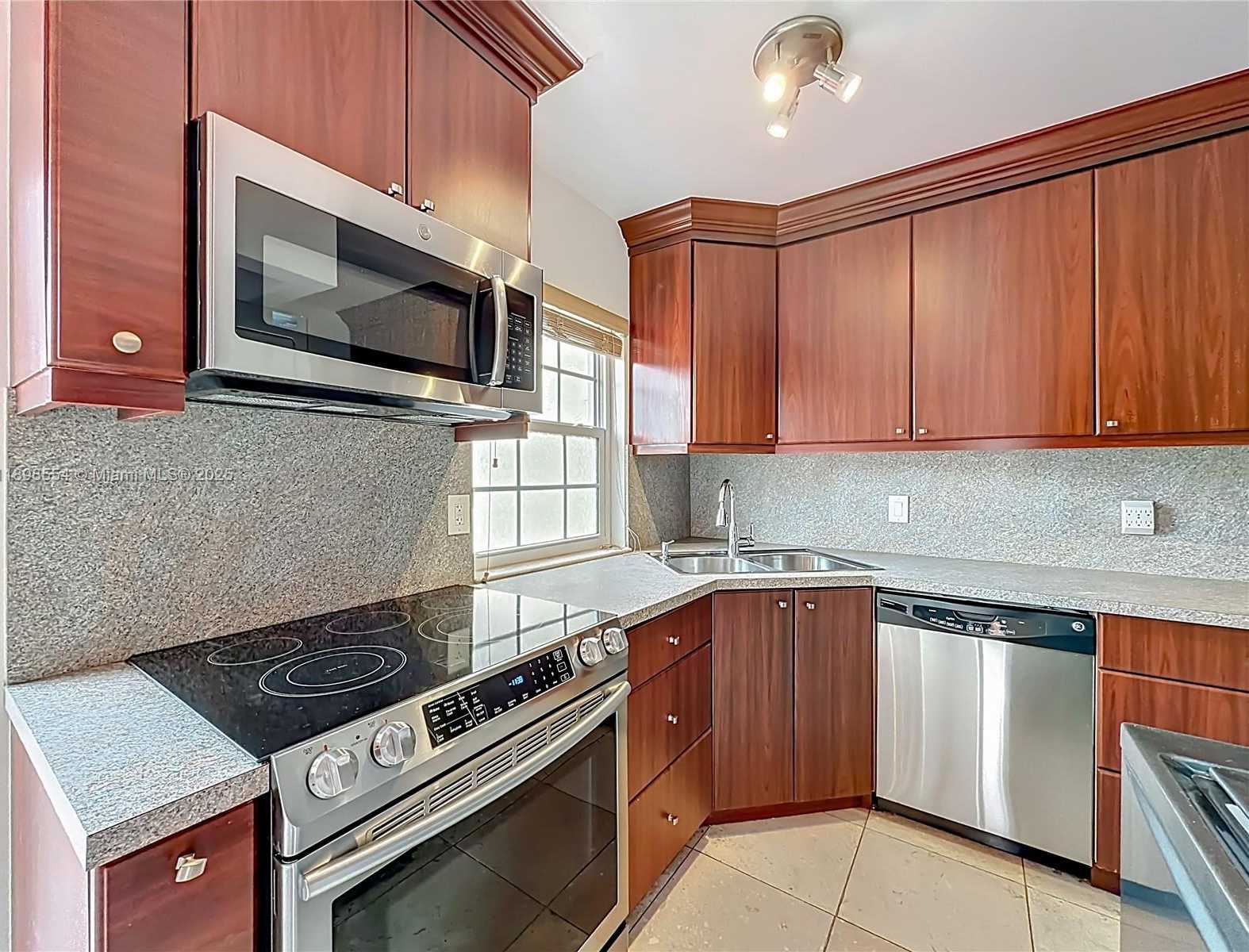 Small Image of 1485 SPRINGSIDE DR, Weston Number 22