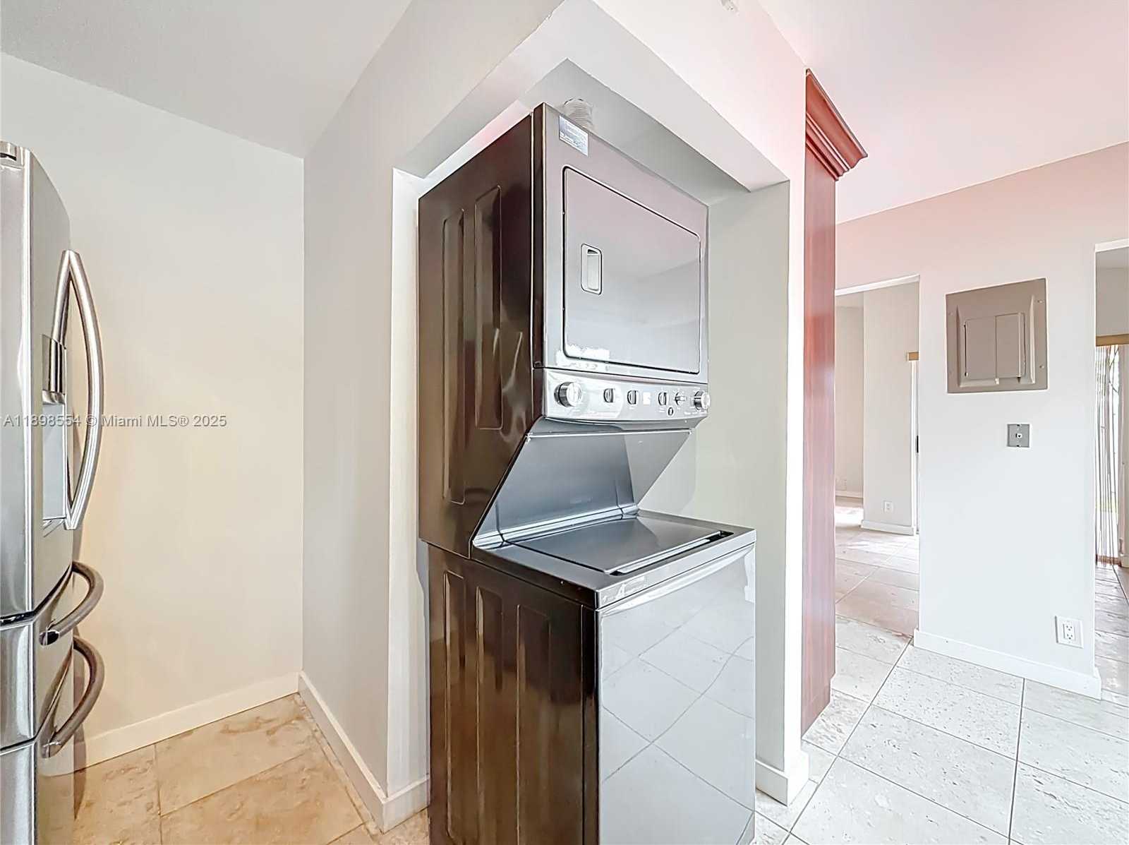 Small Image of 1485 SPRINGSIDE DR, Weston Number 24