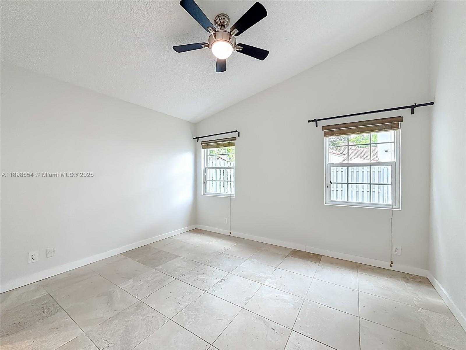 Small Image of 1485 SPRINGSIDE DR, Weston Number 32