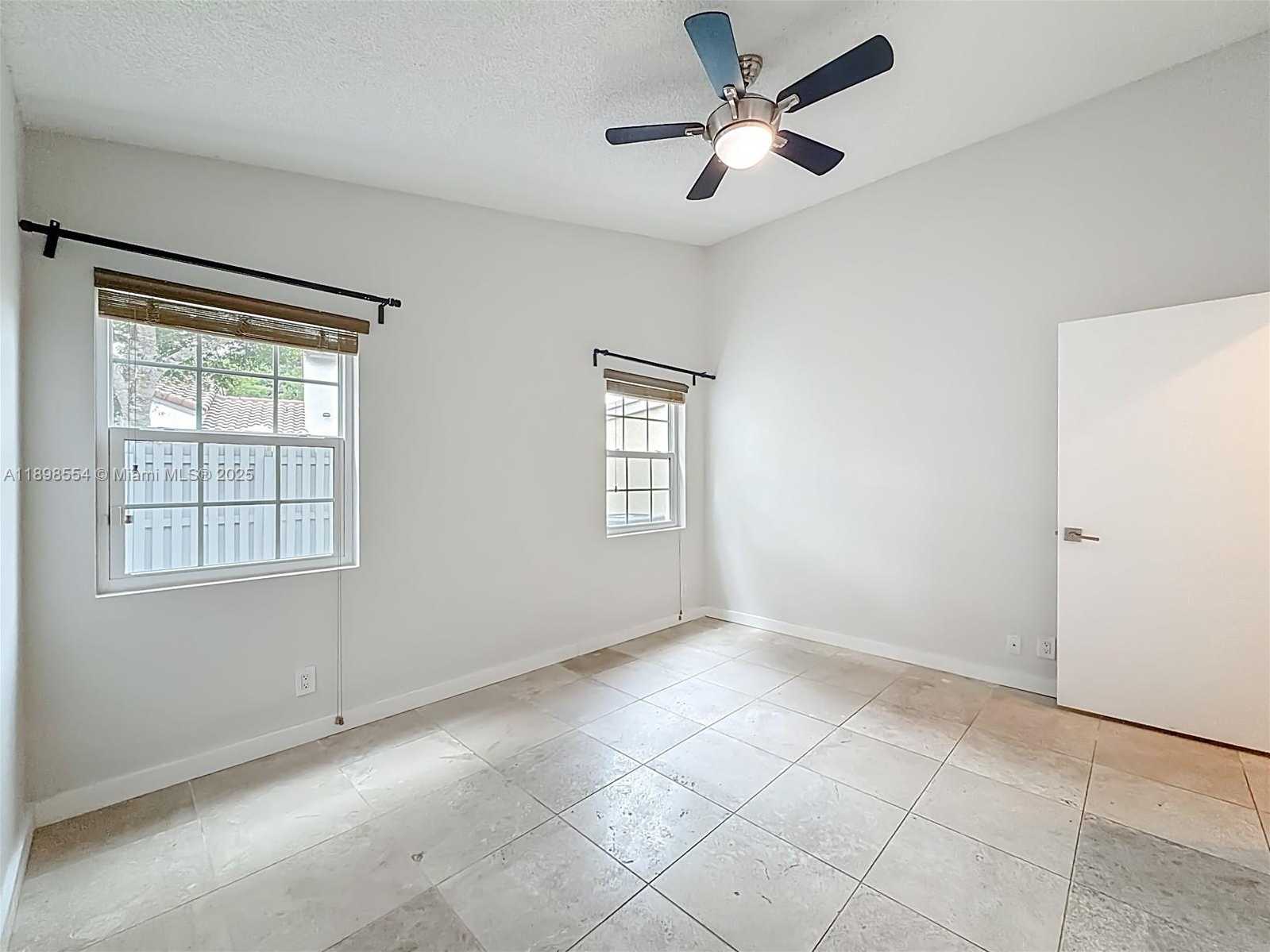 Small Image of 1485 SPRINGSIDE DR, Weston Number 33