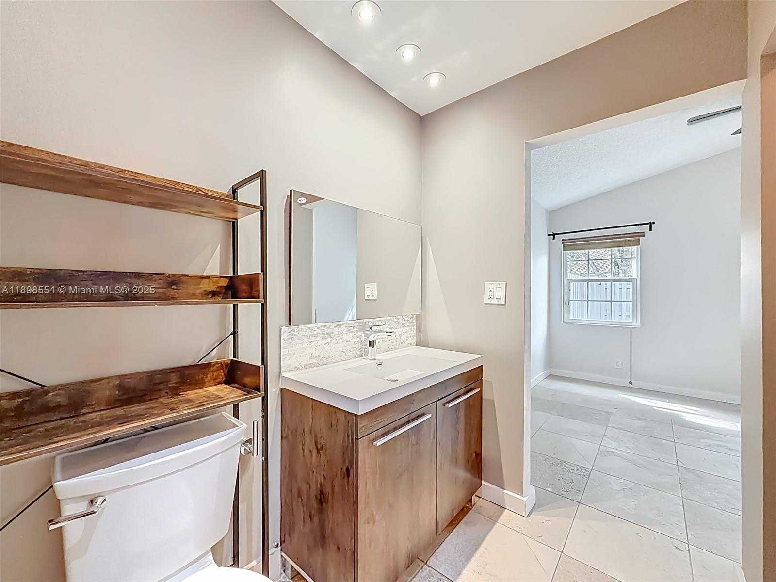 Small Image of 1485 SPRINGSIDE DR, Weston Number 37