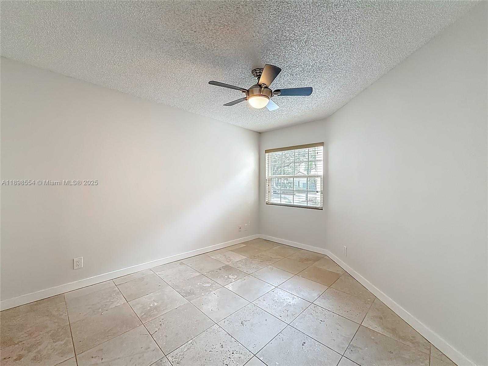 Small Image of 1485 SPRINGSIDE DR, Weston Number 40