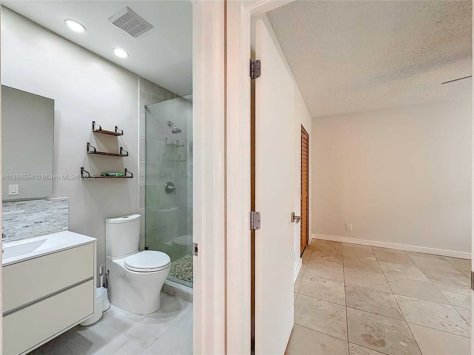 Small Image of 1485 SPRINGSIDE DR, Weston Number 43
