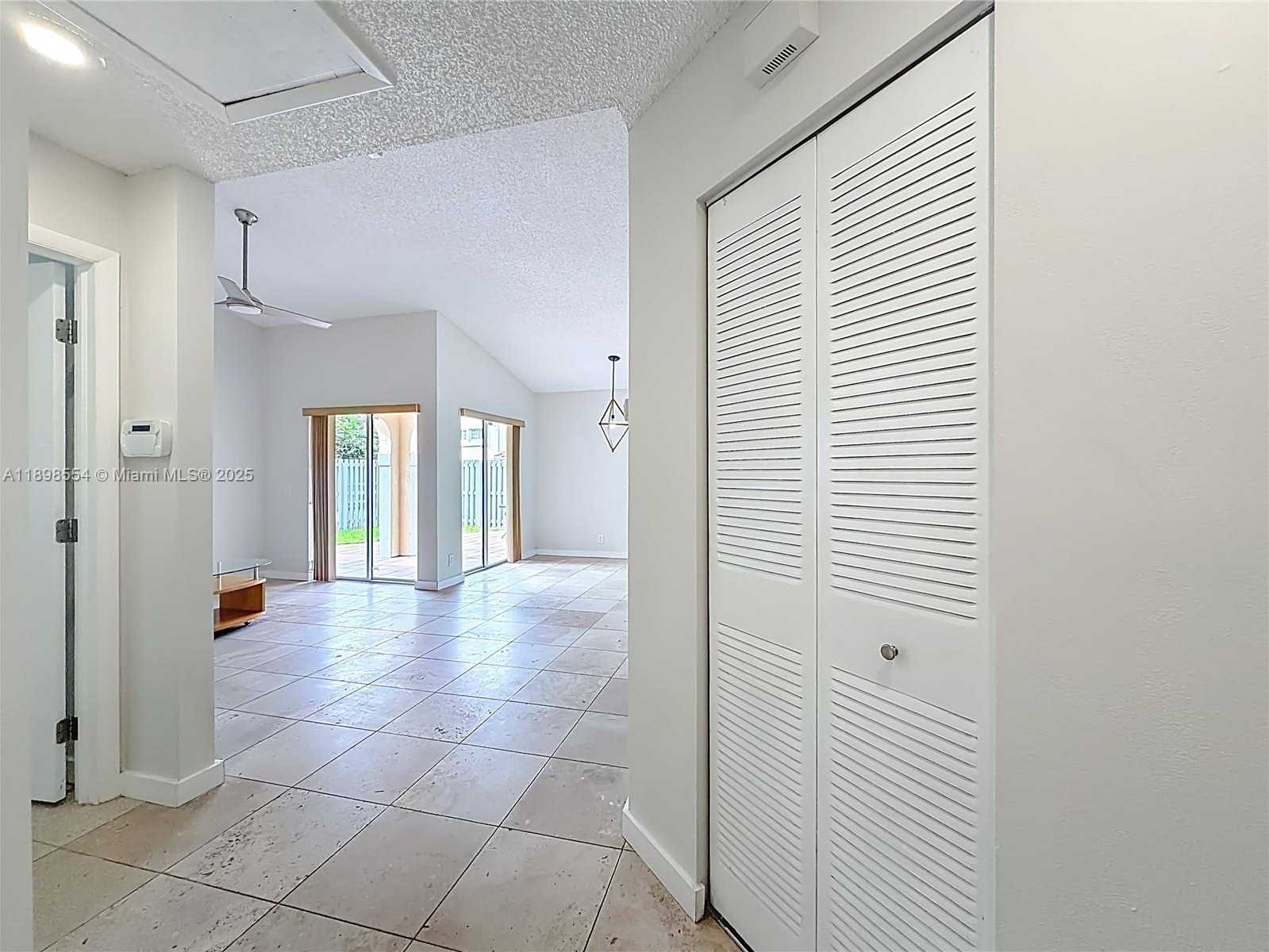 Small Image of 1485 SPRINGSIDE DR, Weston Number 5