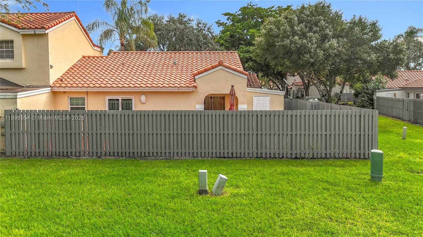 Small Image of 1485 SPRINGSIDE DR, Weston Number 61
