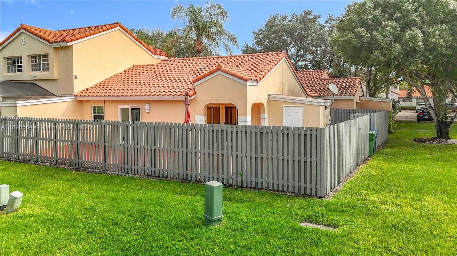 Small Image of 1485 SPRINGSIDE DR, Weston Number 62