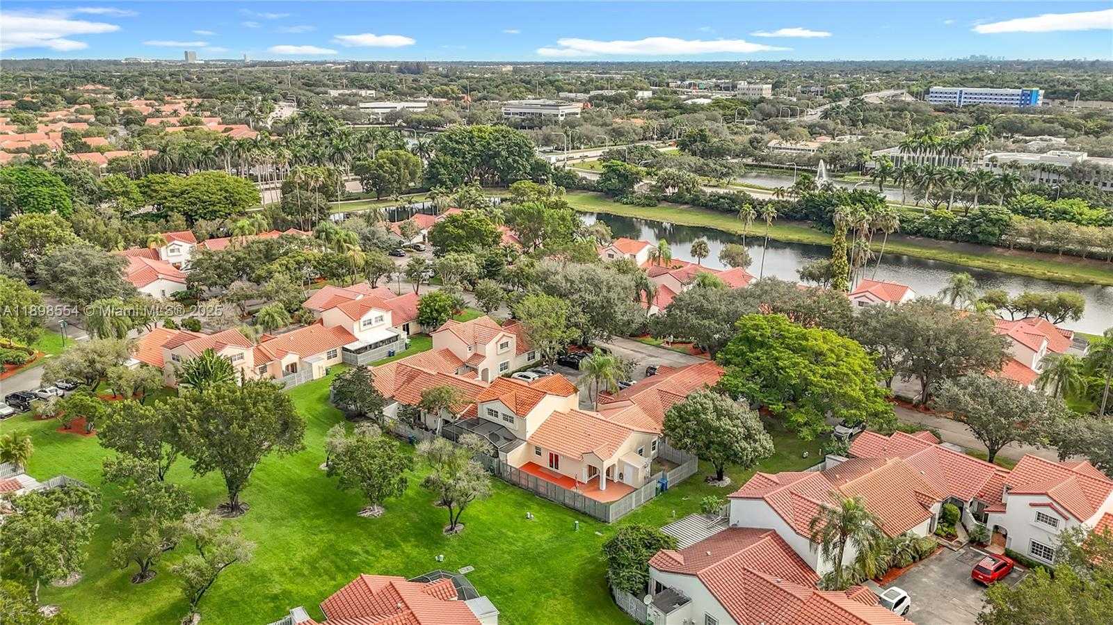 Small Image of 1485 SPRINGSIDE DR, Weston Number 75